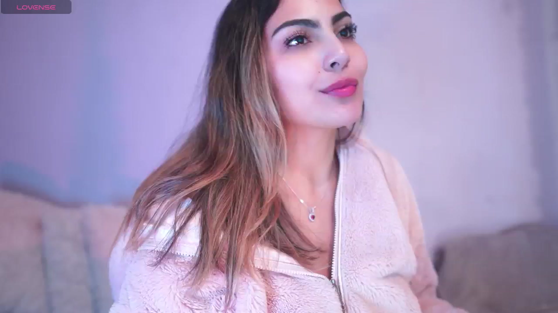 Gallery image thumbnail from CARMENVILLA1's myfreecams stream on, 02/19/2025, 07:30 image 9 of 20