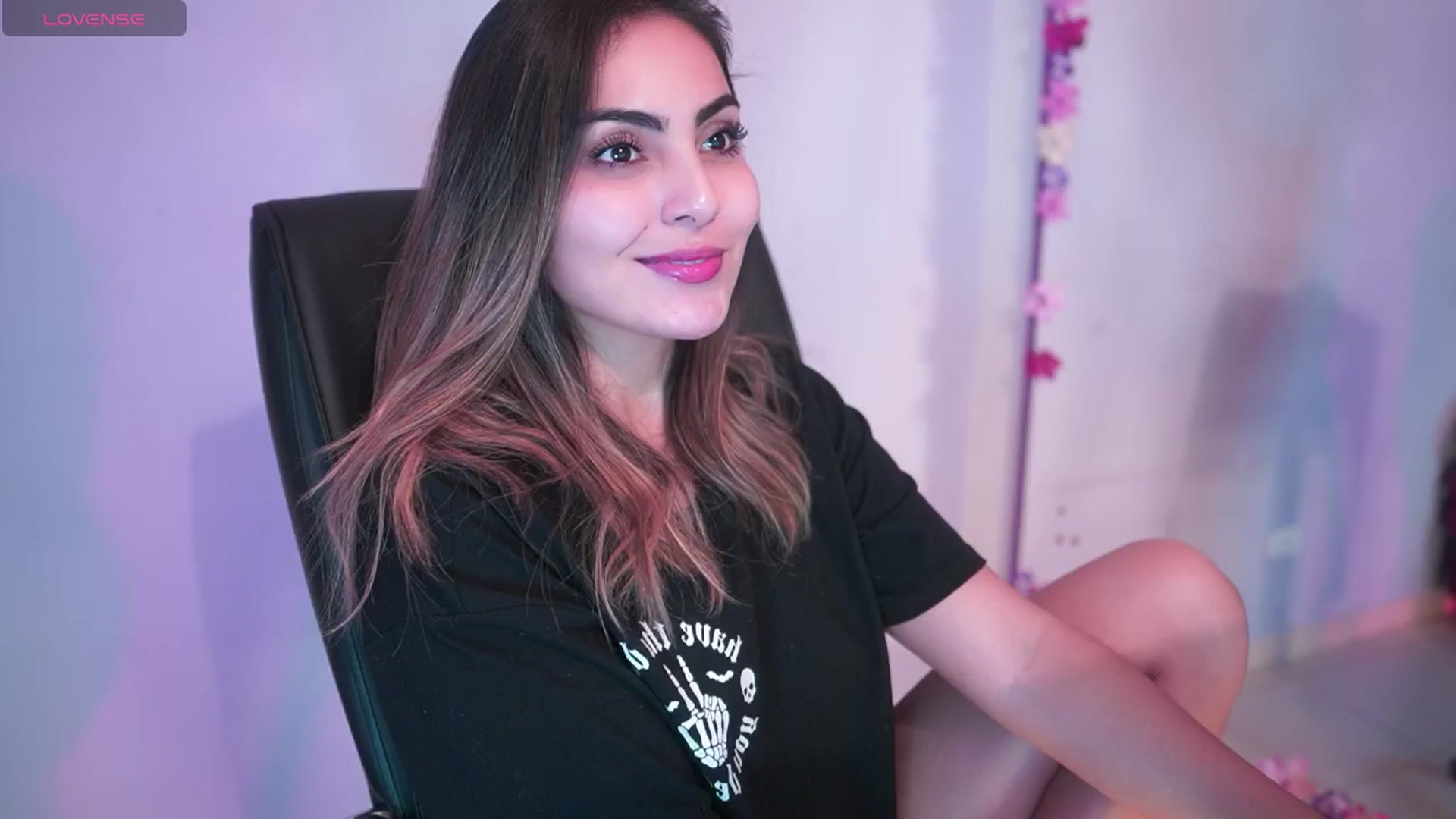 Gallery image thumbnail from CARMENVILLA1's myfreecams stream on, 03/05/2025, 07:04 image 18 of 20