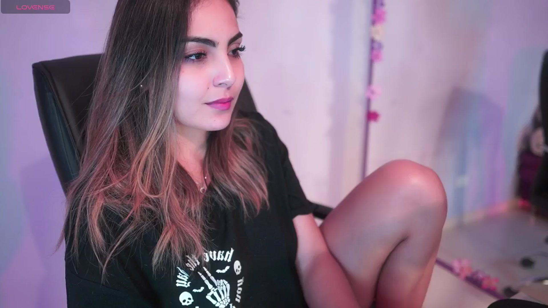 Gallery image thumbnail from CARMENVILLA1's myfreecams stream on, 03/05/2025, 07:04 image 16 of 20