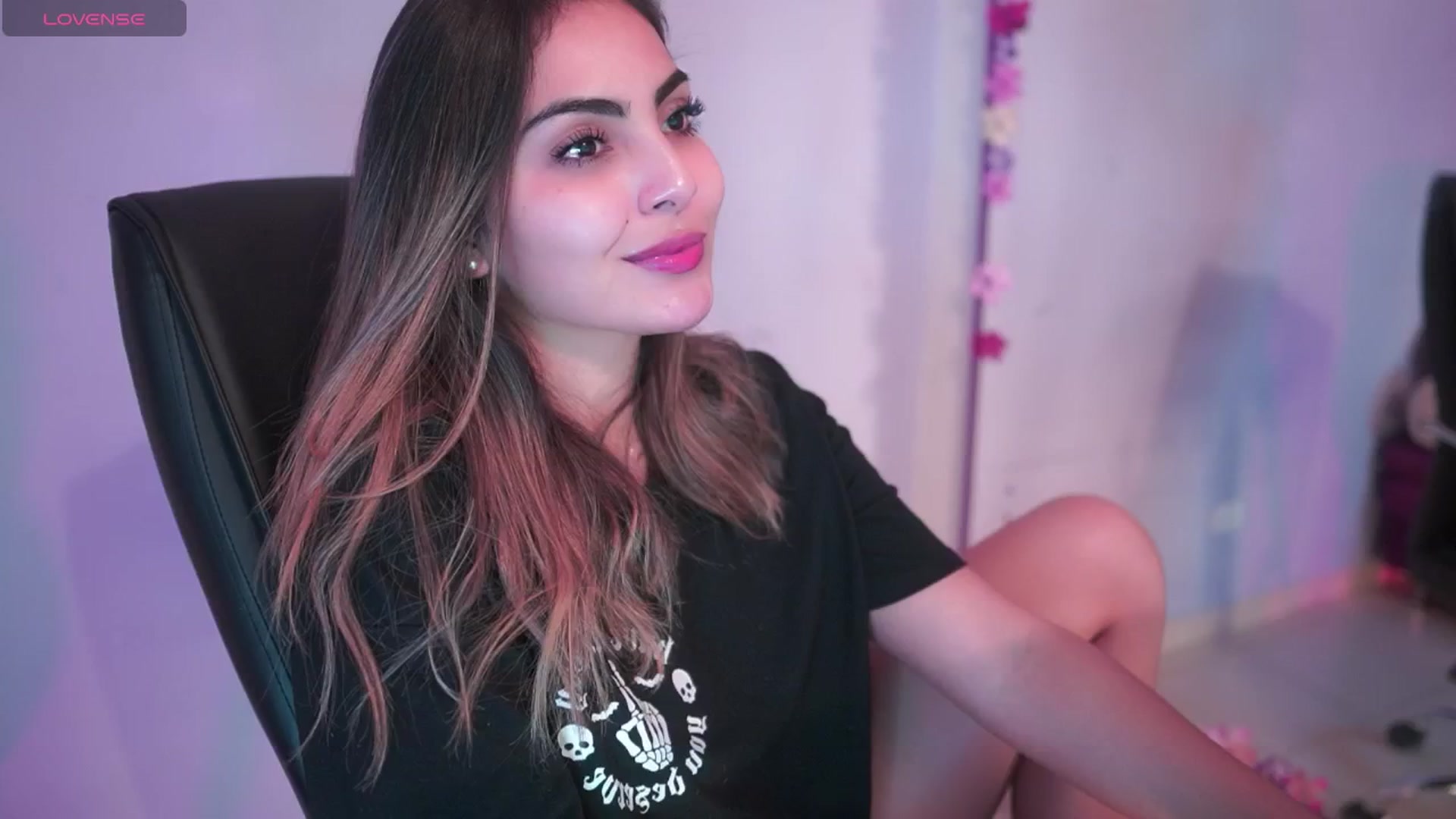 Gallery image thumbnail from CARMENVILLA1's myfreecams stream on, 03/05/2025, 07:04 image 6 of 20