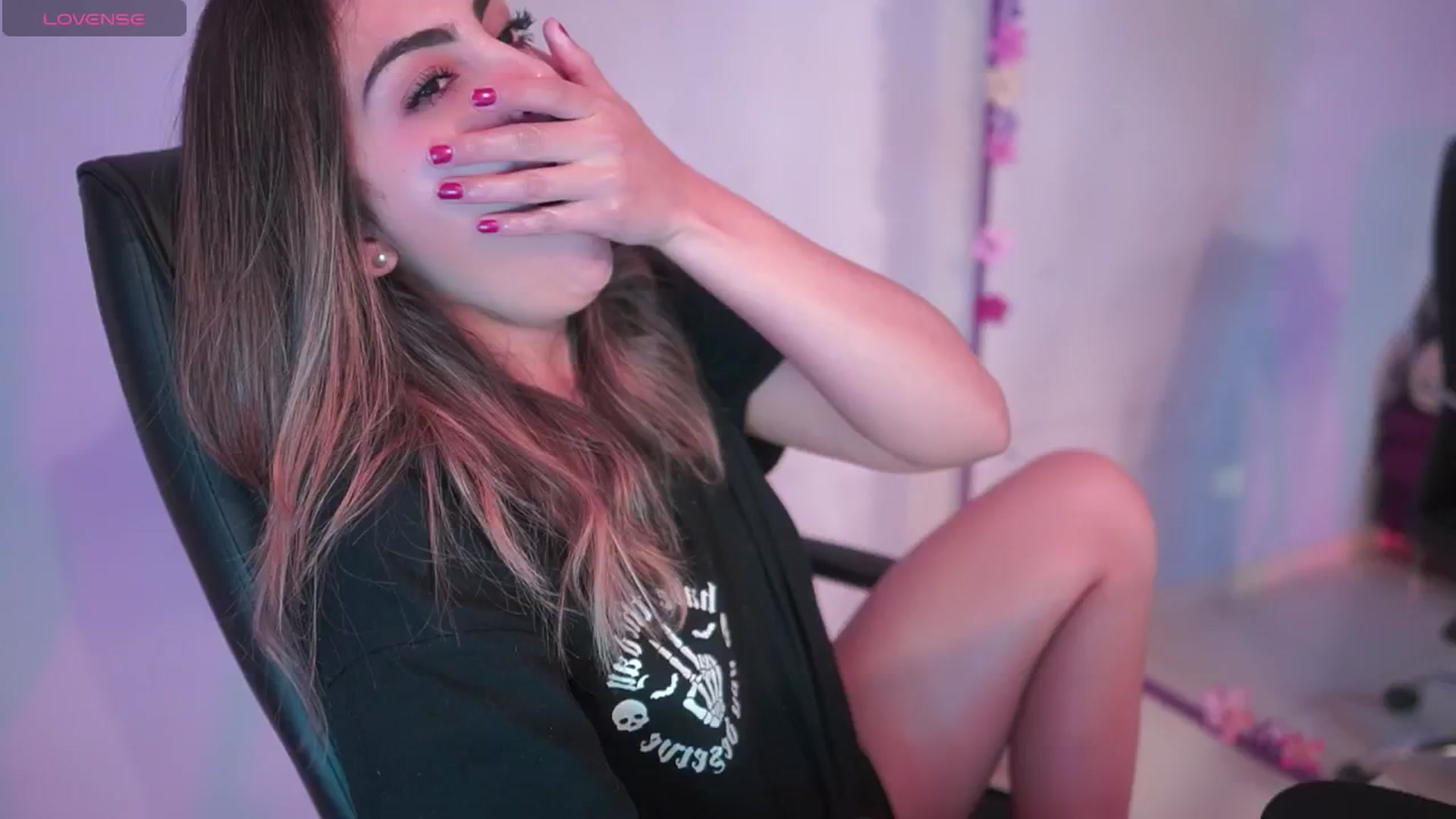 Gallery image thumbnail from CARMENVILLA1's myfreecams stream on, 03/05/2025, 07:04 image 13 of 20