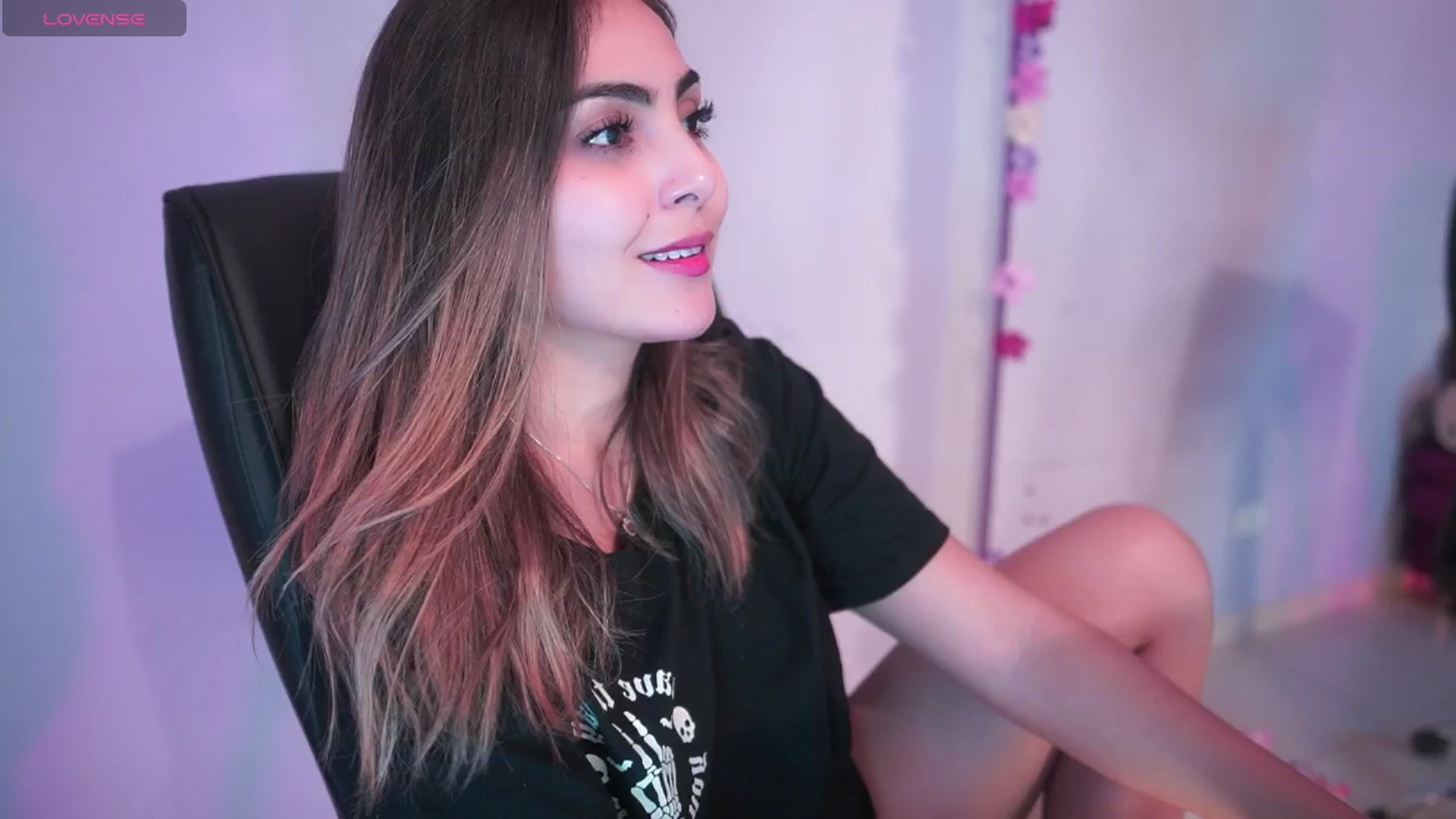 Gallery image thumbnail from CARMENVILLA1's myfreecams stream on, 03/05/2025, 07:04 image 2 of 20