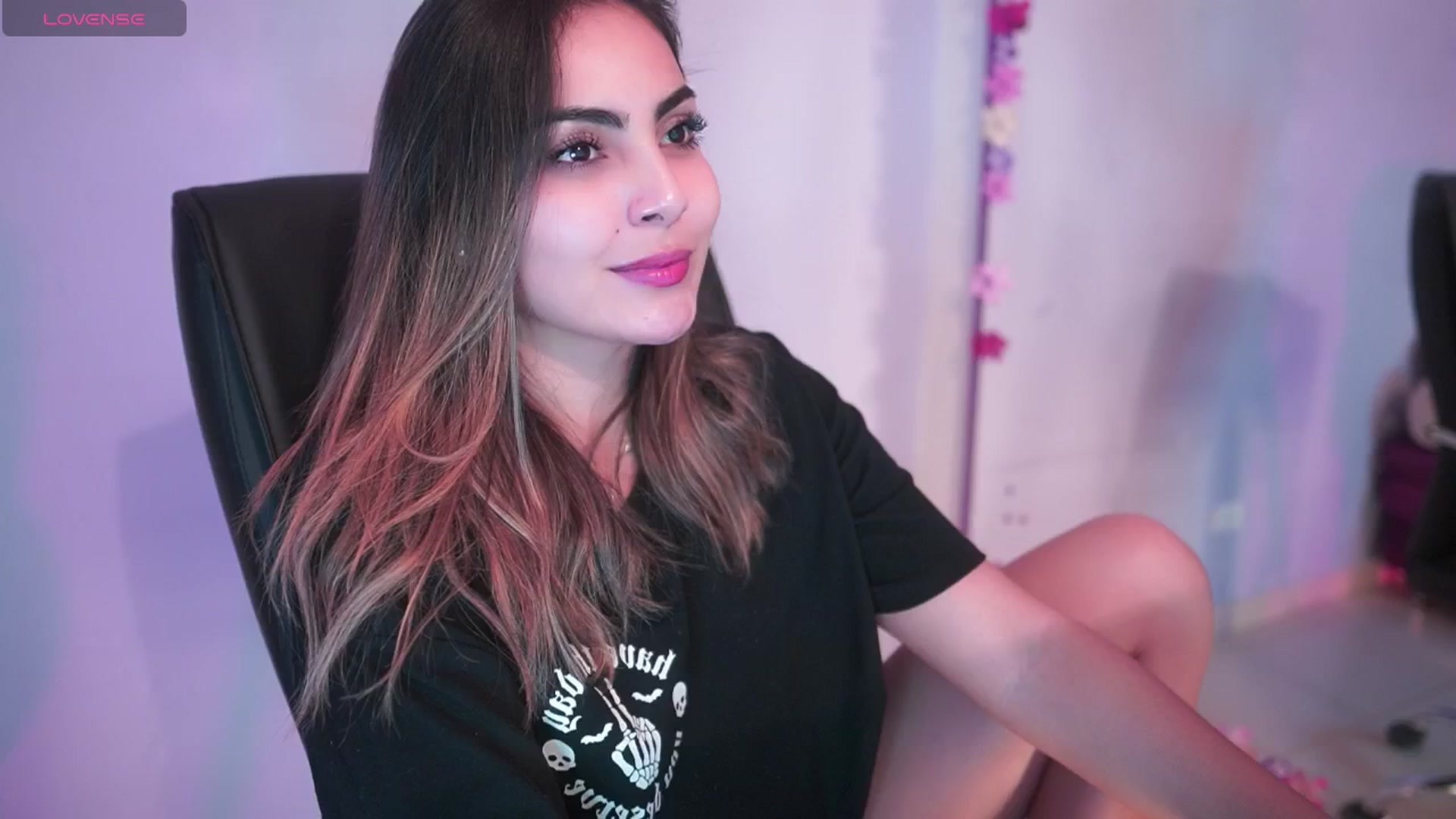 Gallery image thumbnail from CARMENVILLA1's myfreecams stream on, 03/05/2025, 07:04 image 4 of 20