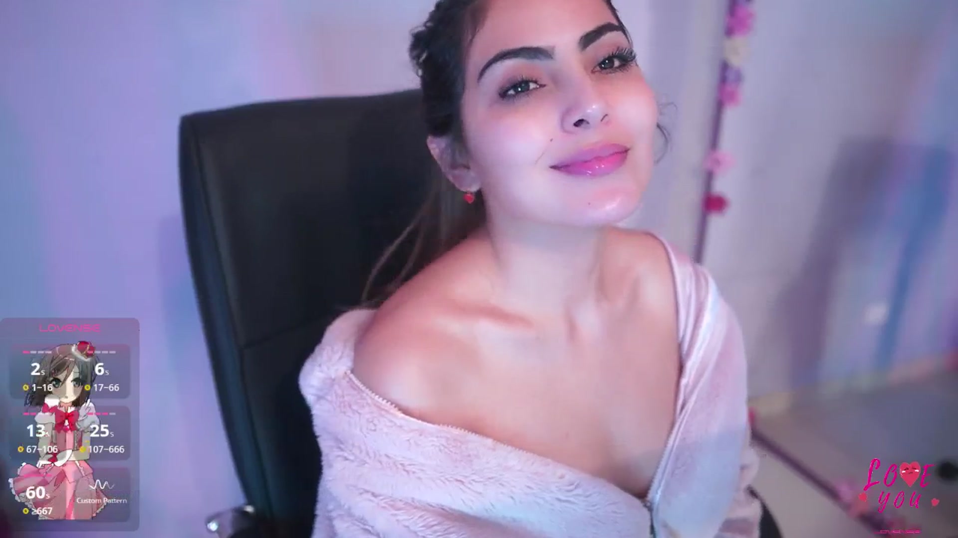 Gallery image thumbnail from CARMENVILLA1's myfreecams stream on, 03/12/2025, 06:27 image 17 of 20
