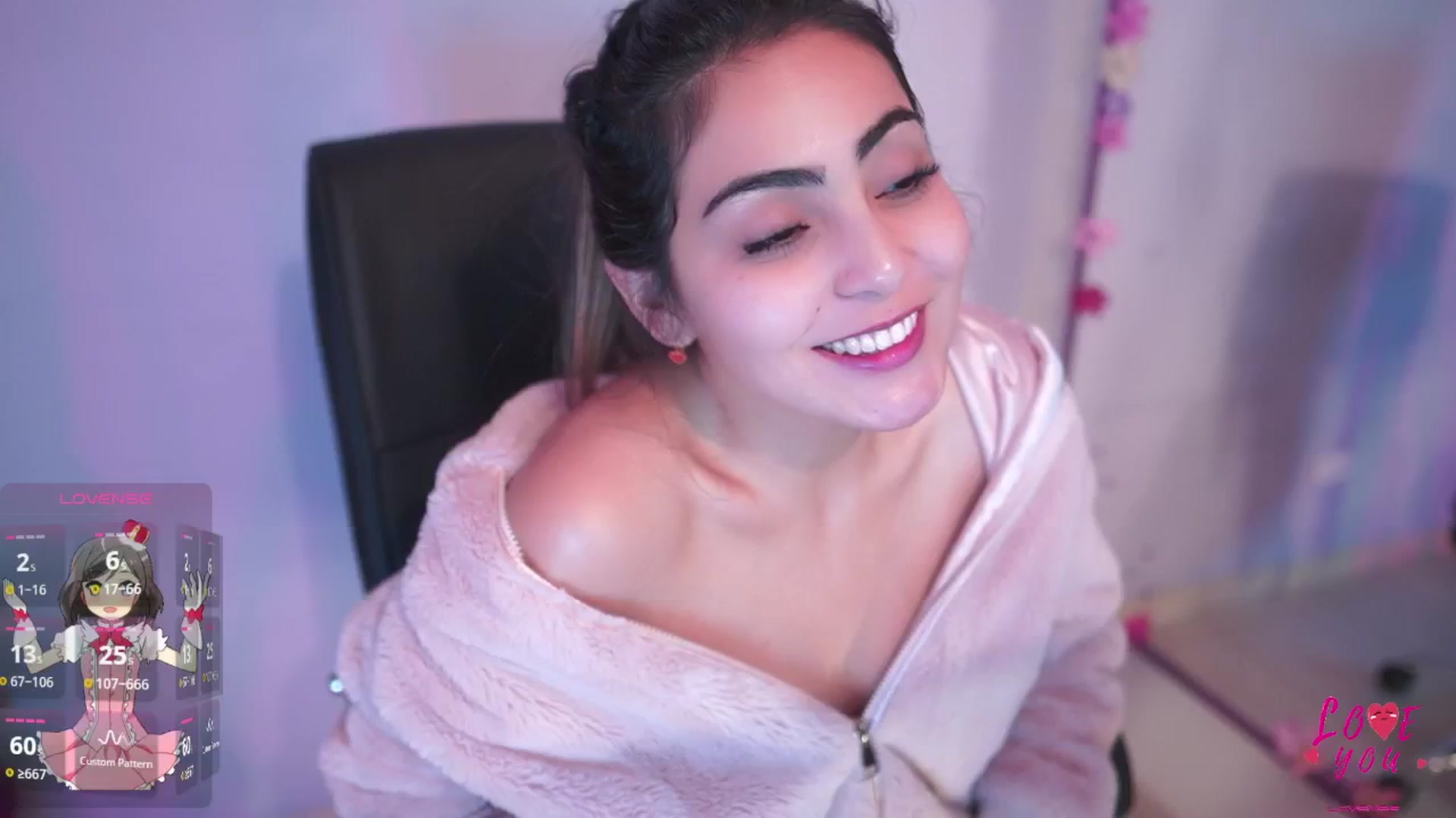 Gallery image thumbnail from CARMENVILLA1's myfreecams stream on, 03/12/2025, 06:27 image 1 of 20