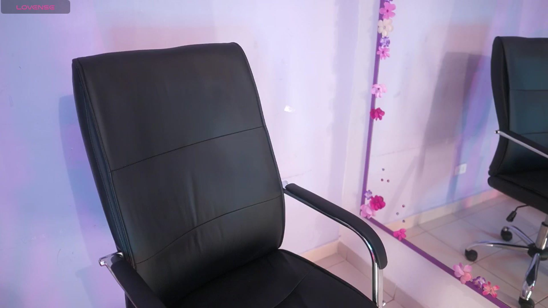 Gallery image thumbnail from CARMENVILLA1's myfreecams stream on, 03/13/2025, 05:50 image 3 of 20