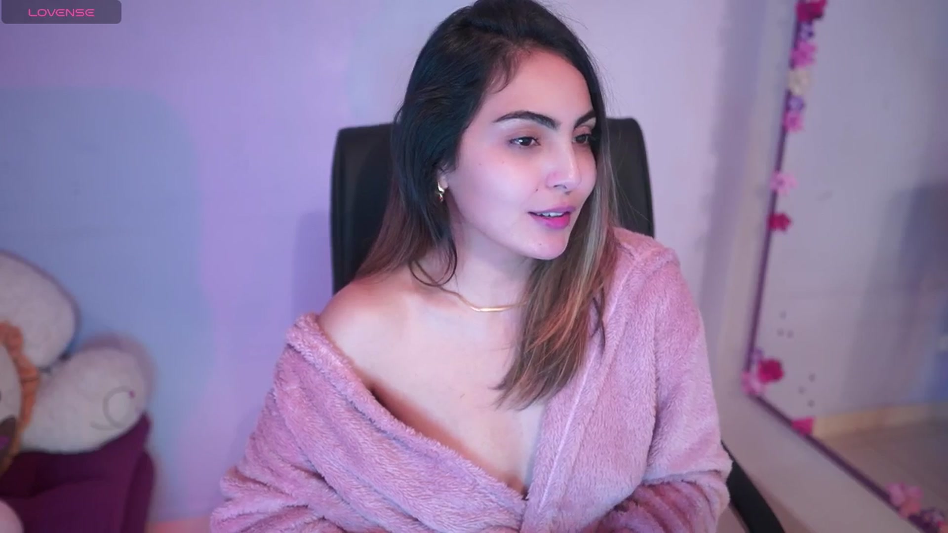 Gallery image thumbnail from CARMENVILLA1's myfreecams stream on, 03/14/2025, 06:44 image 20 of 20