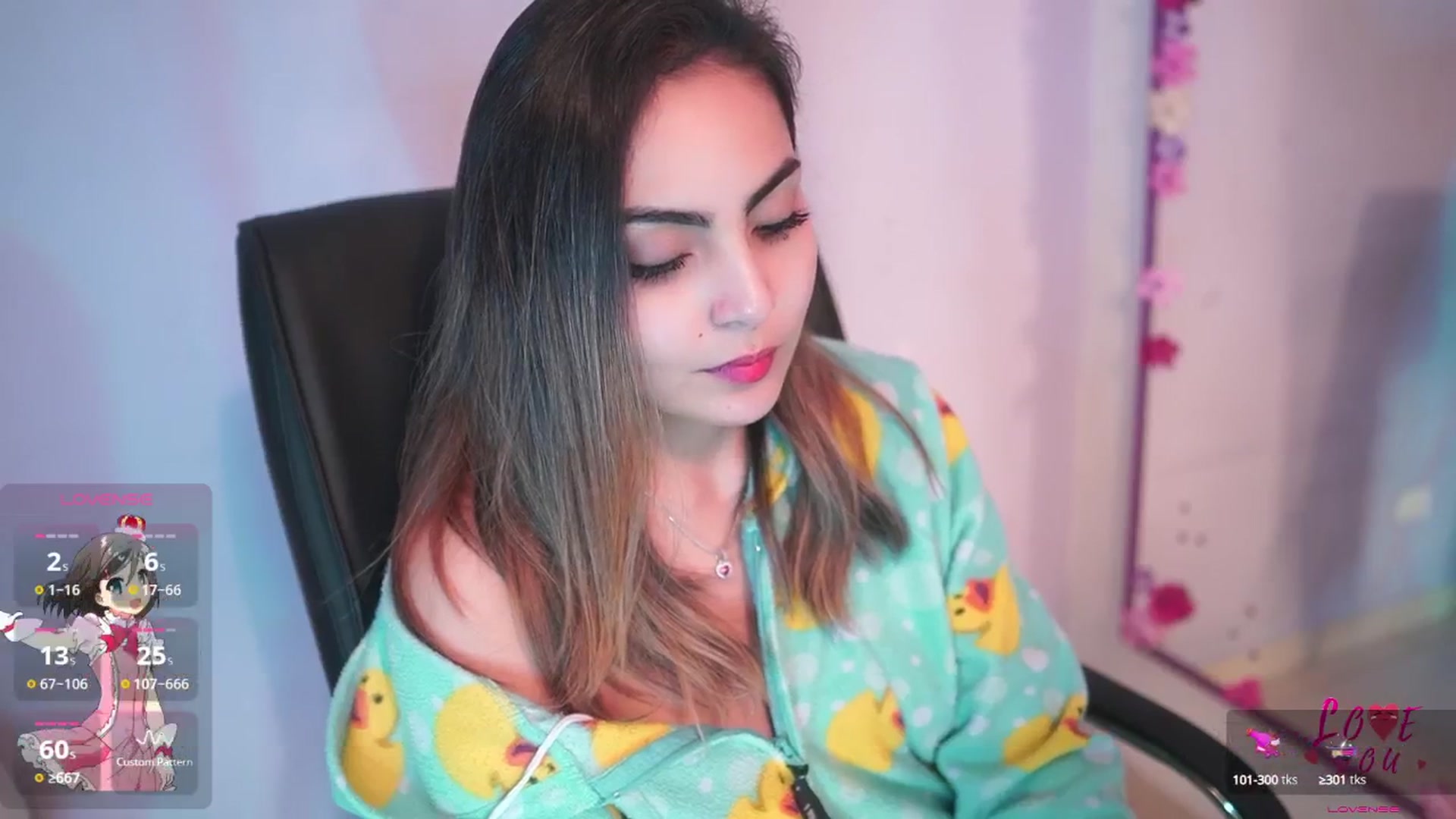 Gallery image thumbnail from CARMENVILLA1's myfreecams stream on, 03/16/2025, 06:32 image 10 of 20