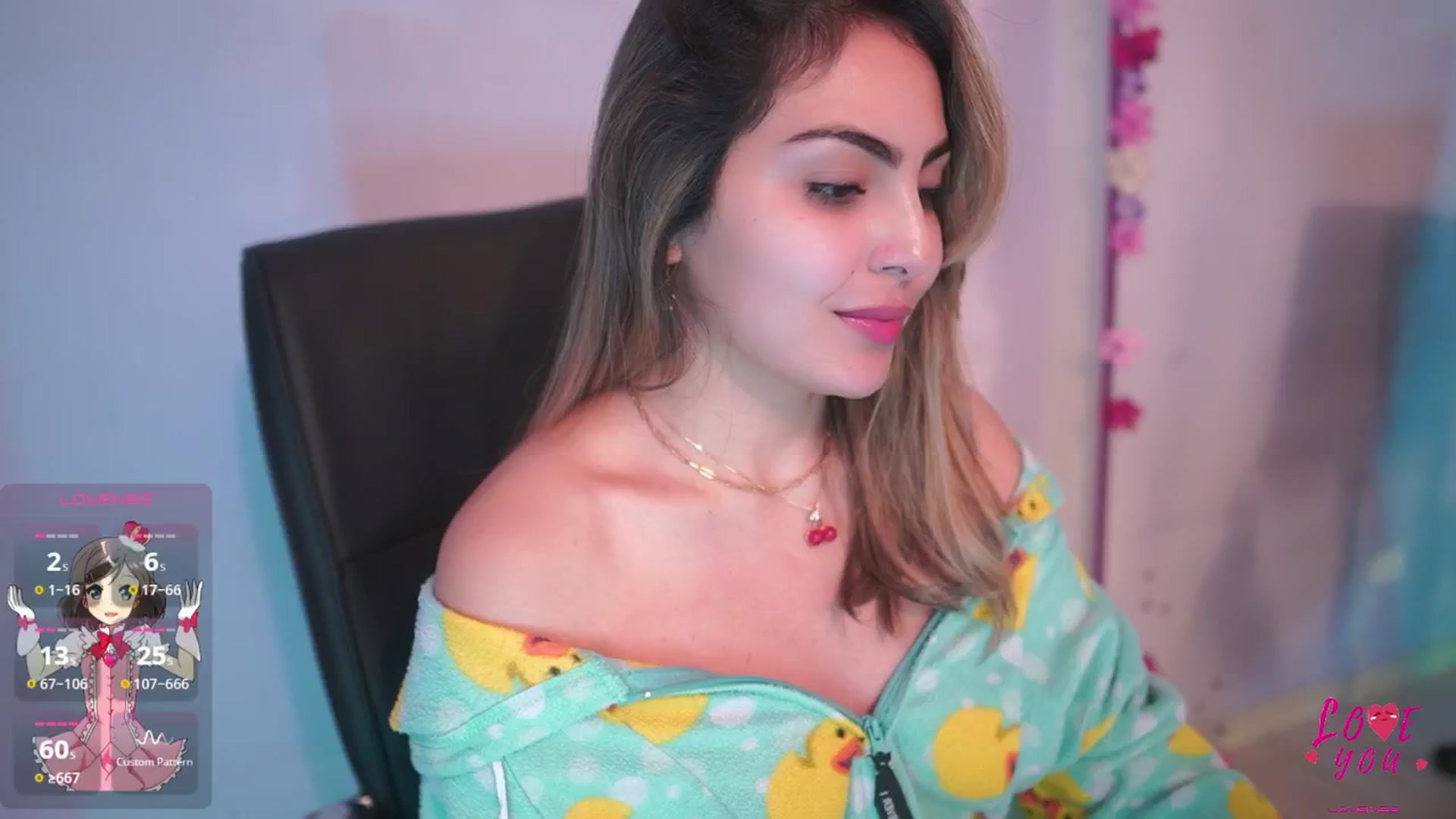 Gallery image thumbnail from CARMENVILLA1's myfreecams stream on, 03/21/2025, 05:24 image 17 of 20