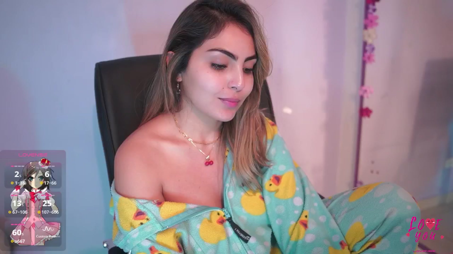 Gallery image thumbnail from CARMENVILLA1's myfreecams stream on, 03/21/2025, 06:09 image 16 of 20