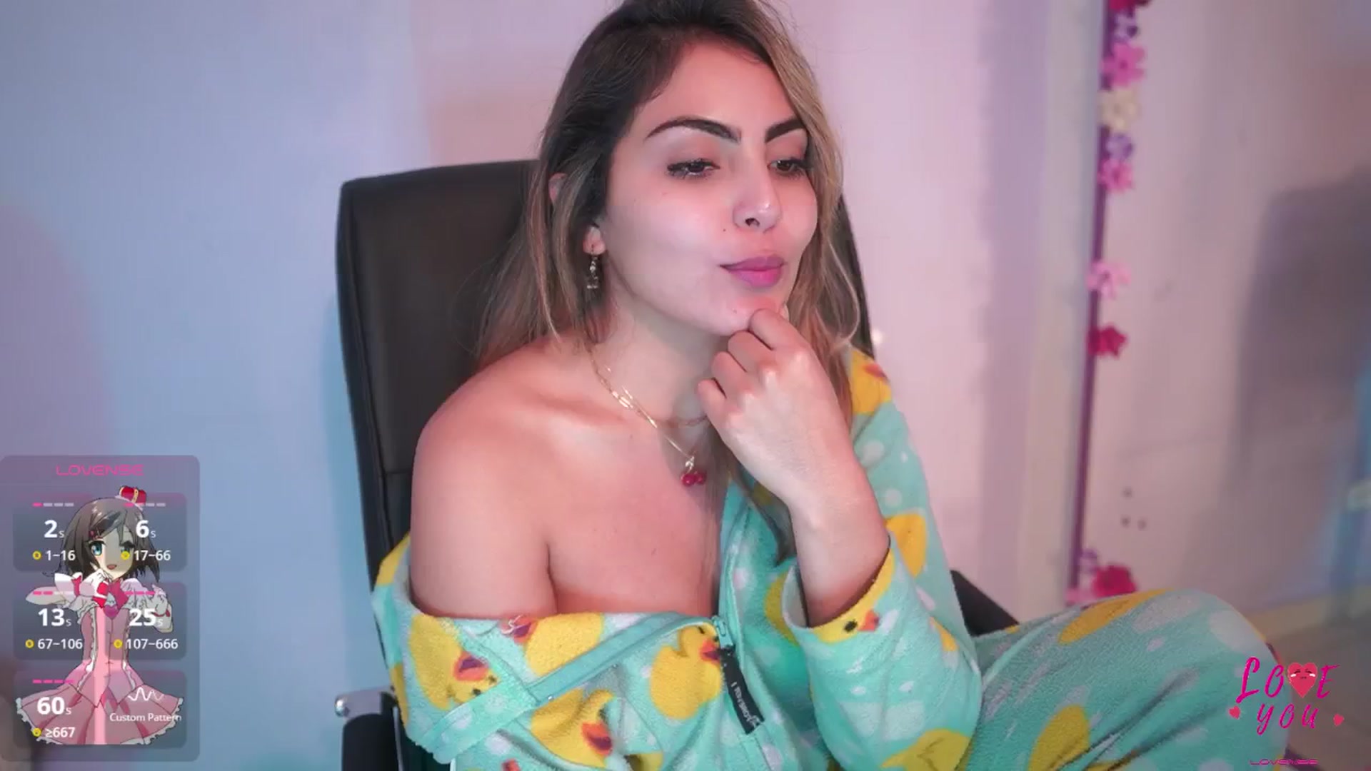 Gallery image thumbnail from CARMENVILLA1's myfreecams stream on, 03/21/2025, 06:09 image 18 of 20