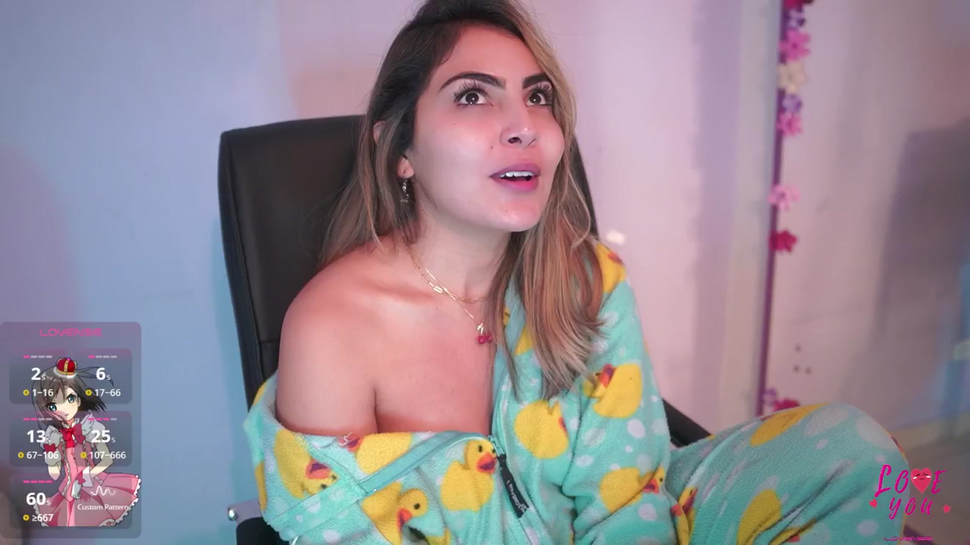 Gallery image thumbnail from CARMENVILLA1's myfreecams stream on, 03/21/2025, 06:09 image 19 of 20