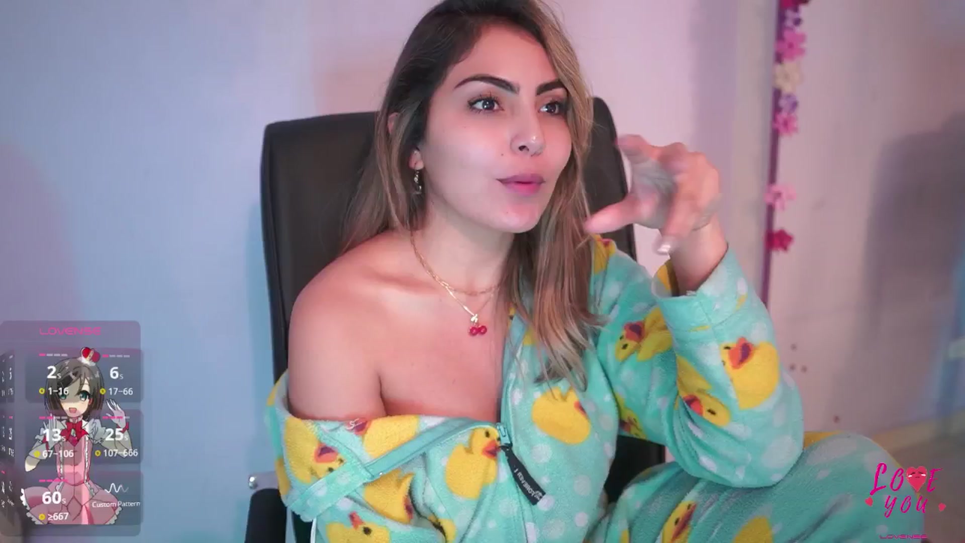 Gallery image thumbnail from CARMENVILLA1's myfreecams stream on, 03/21/2025, 06:09 image 17 of 20
