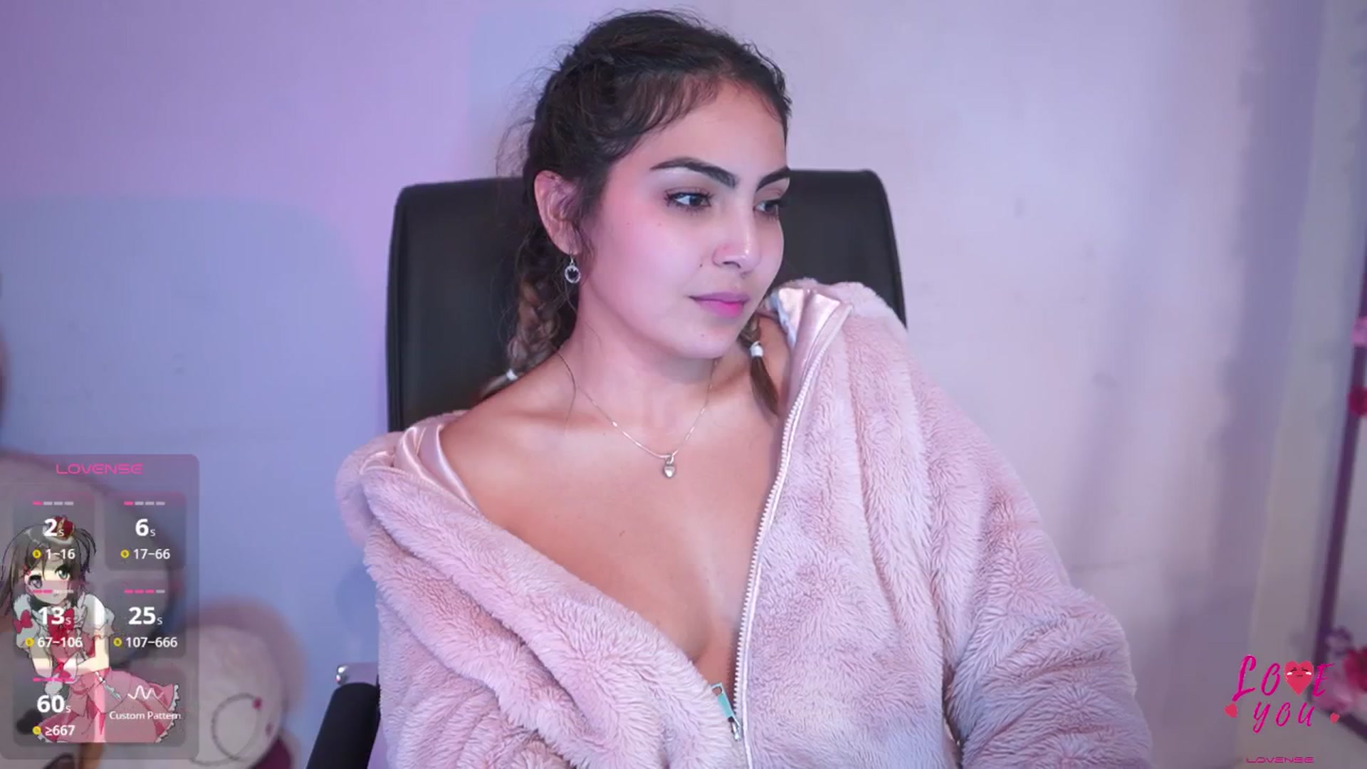Gallery image thumbnail from CARMENVILLA1's myfreecams stream on, 03/28/2025, 04:22 image 18 of 20