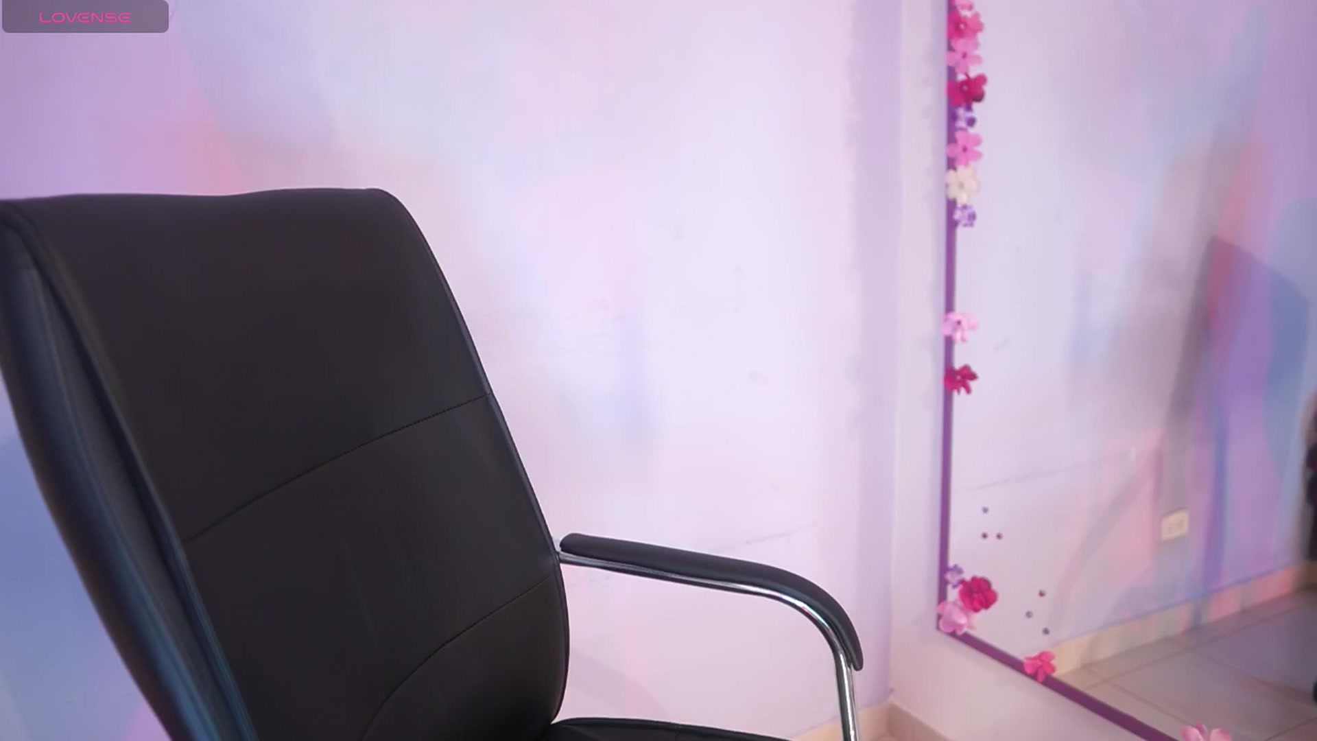 Gallery image thumbnail from CARMENVILLA1's myfreecams stream on, 04/11/2025, 08:06 image 14 of 20