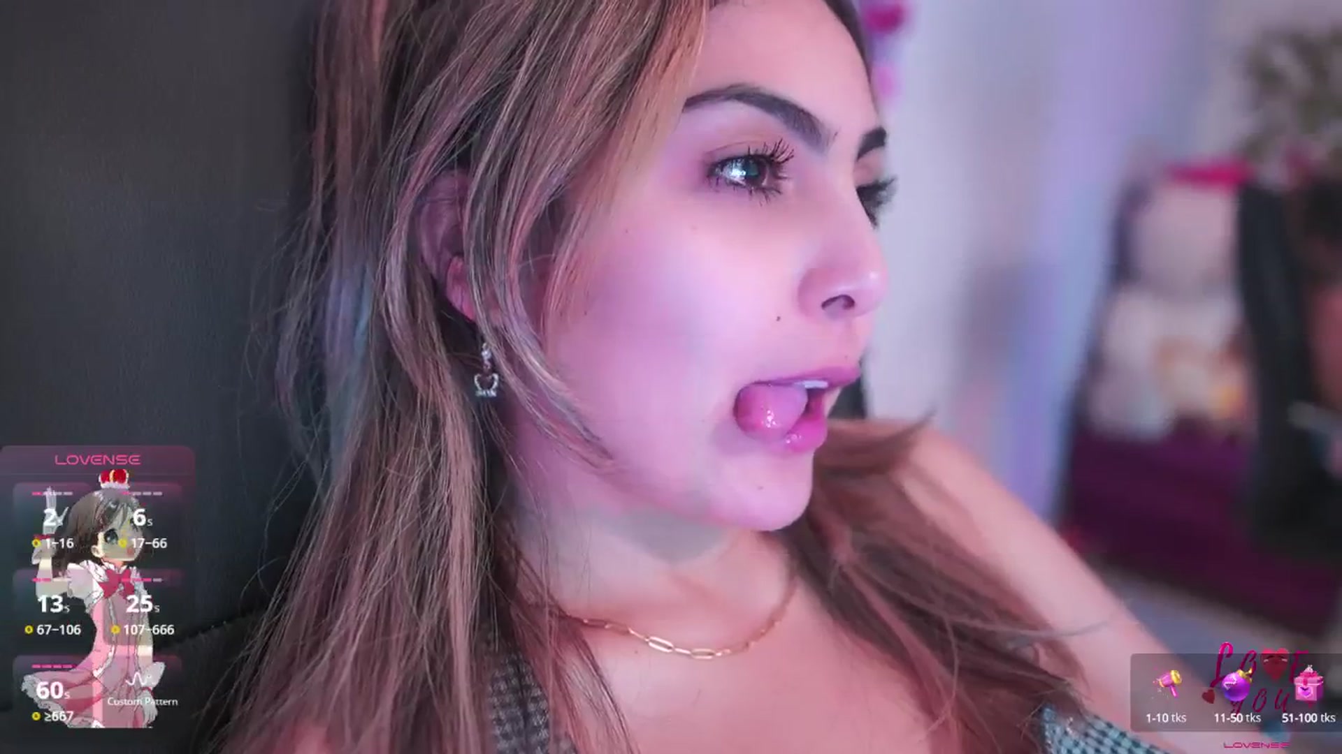Gallery image thumbnail from CARMENVILLA1's myfreecams stream on, 04/13/2025, 05:09 image 10 of 20