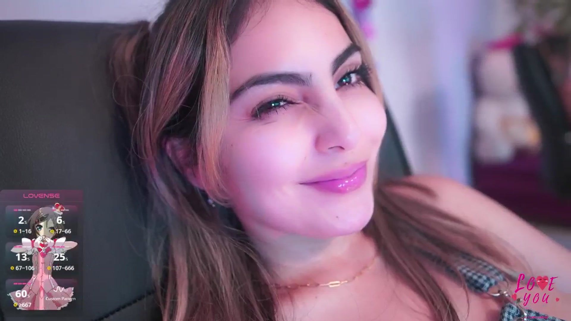 Gallery image thumbnail from CARMENVILLA1's myfreecams stream on, 04/13/2025, 05:09 image 12 of 20