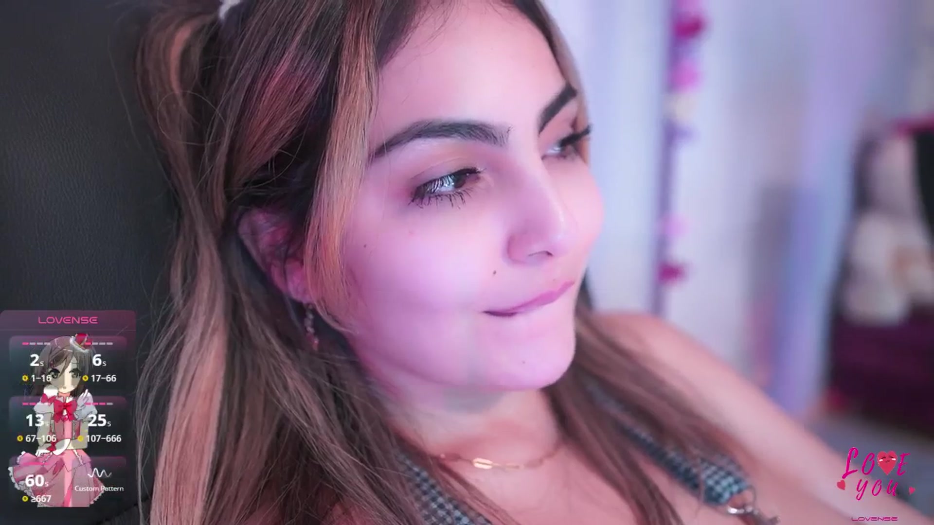 Gallery image thumbnail from CARMENVILLA1's myfreecams stream on, 04/13/2025, 05:09 image 11 of 20