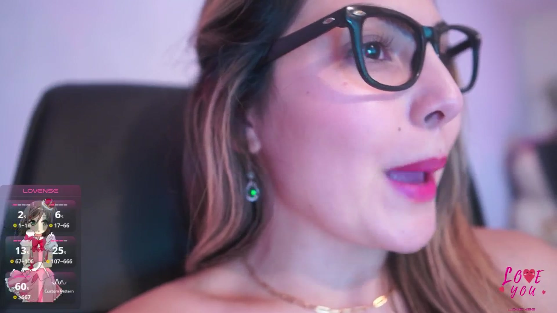 Gallery image thumbnail from CARMENVILLA1's myfreecams stream on, 04/16/2025, 05:29 image 10 of 20