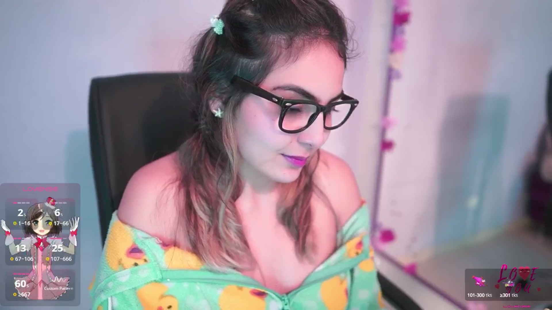 Gallery image thumbnail from CARMENVILLA1's myfreecams stream on, 04/30/2025, 05:43 image 14 of 20