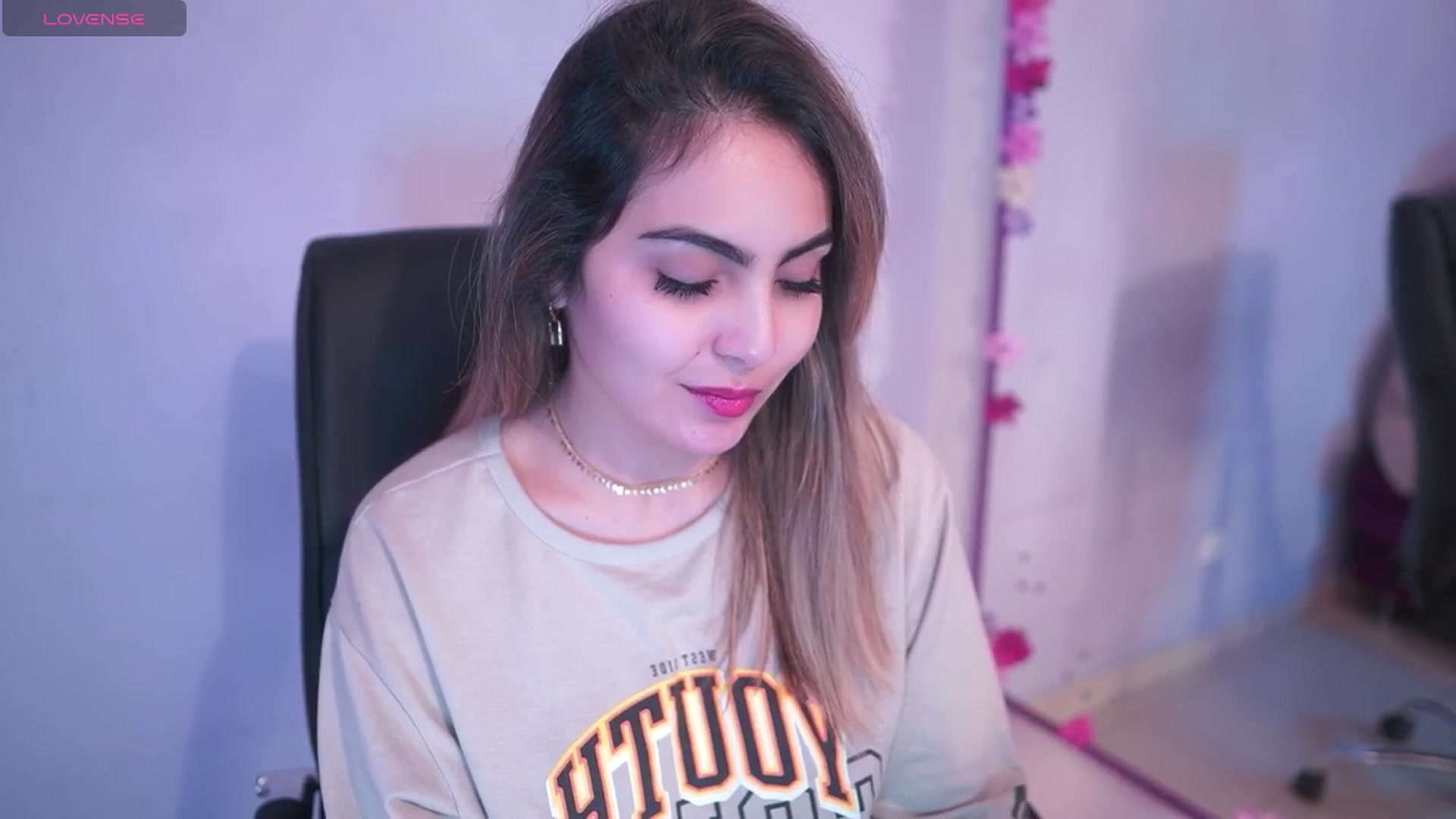Gallery image thumbnail from CARMENVILLA1's myfreecams stream on, 05/11/2025, 06:29 image 5 of 20