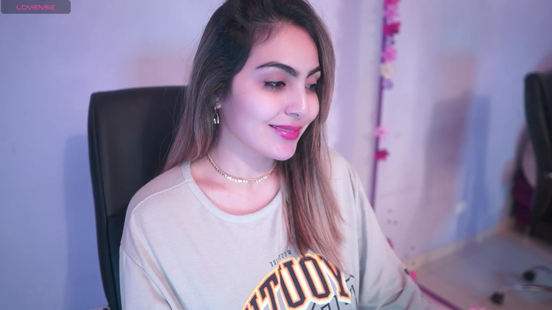 Gallery image thumbnail from CARMENVILLA1's myfreecams stream on, 05/11/2025, 06:29 image 1 of 20
