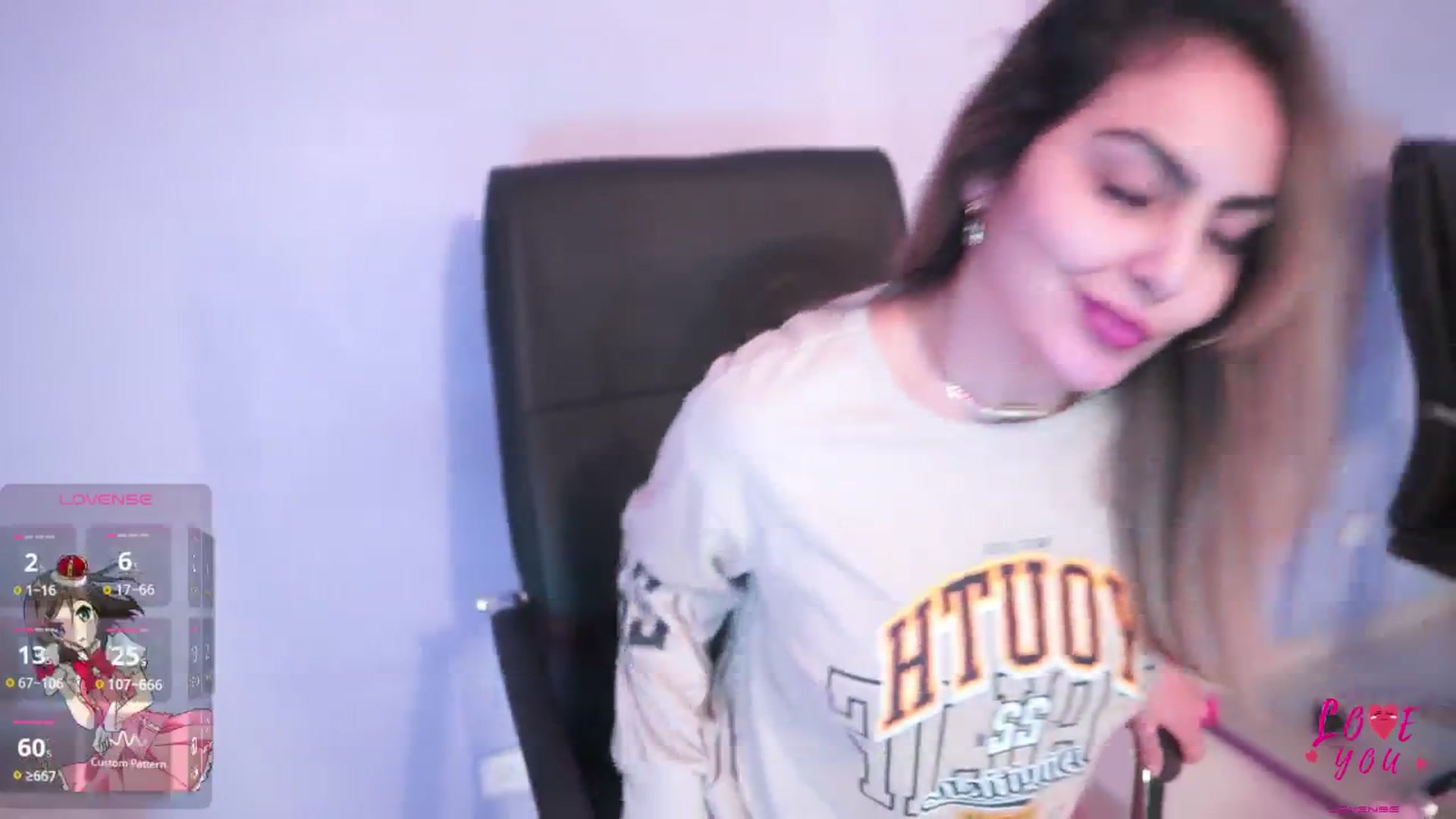Gallery image thumbnail from CARMENVILLA1's myfreecams stream on, 05/11/2025, 06:29 image 13 of 20