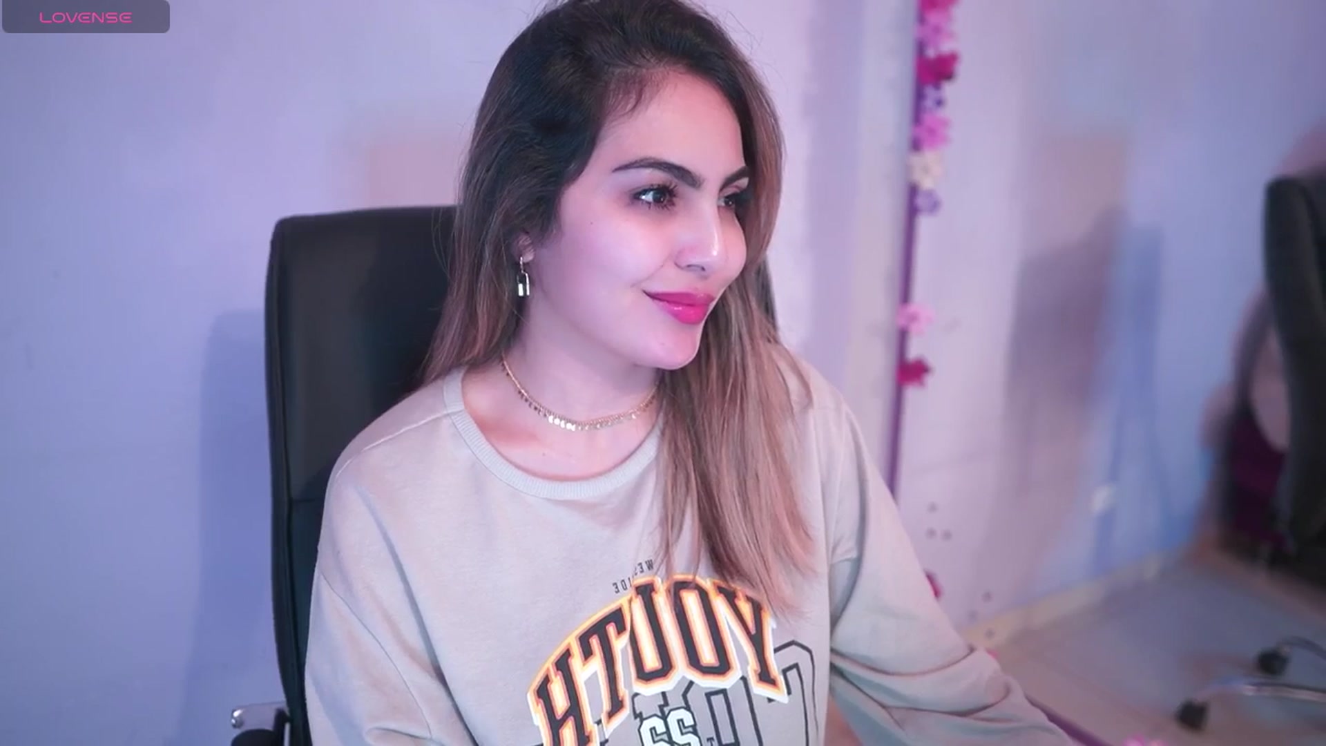 Gallery image thumbnail from CARMENVILLA1's myfreecams stream on, 05/11/2025, 06:29 image 4 of 20