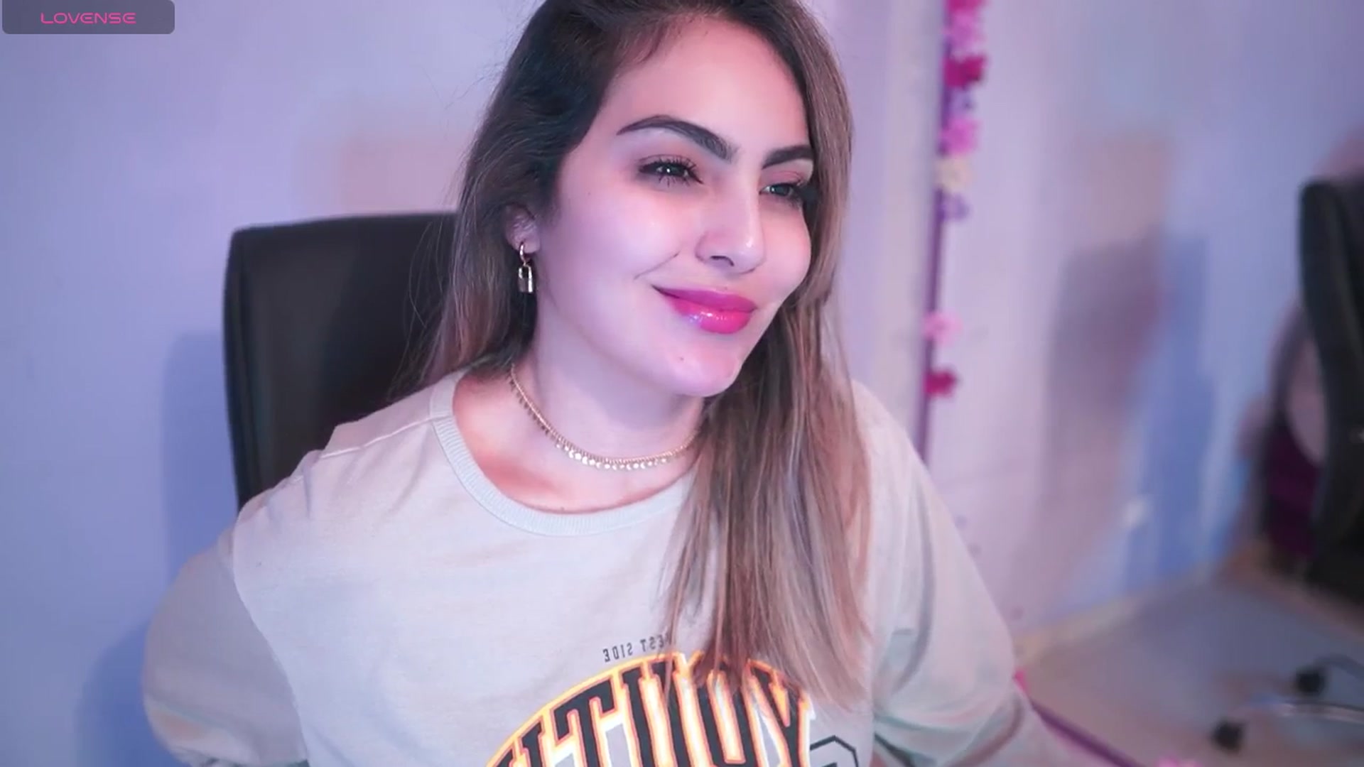 Gallery image thumbnail from CARMENVILLA1's myfreecams stream on, 05/11/2025, 06:29 image 3 of 20