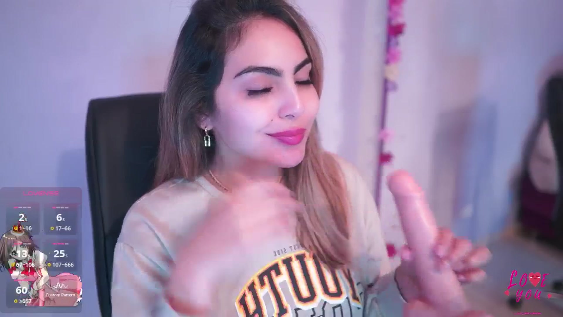 Gallery image thumbnail from CARMENVILLA1's myfreecams stream on, 05/11/2025, 06:29 image 8 of 20