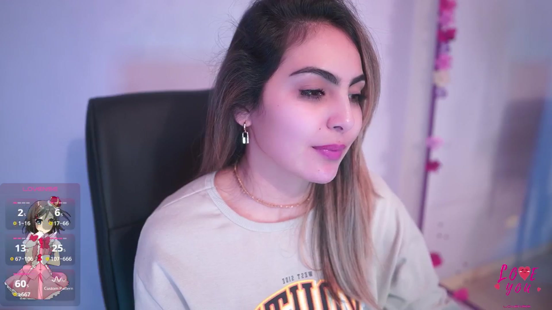 Gallery image thumbnail from CARMENVILLA1's myfreecams stream on, 05/11/2025, 07:22 image 16 of 20