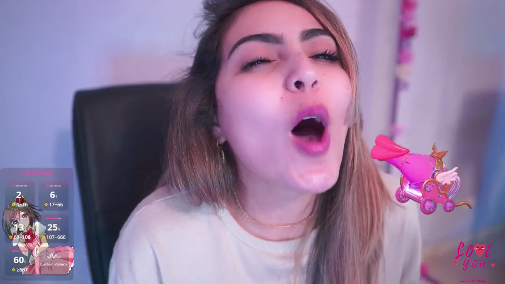 Gallery image thumbnail from CARMENVILLA1's myfreecams stream on, 05/11/2025, 07:22 image 17 of 20