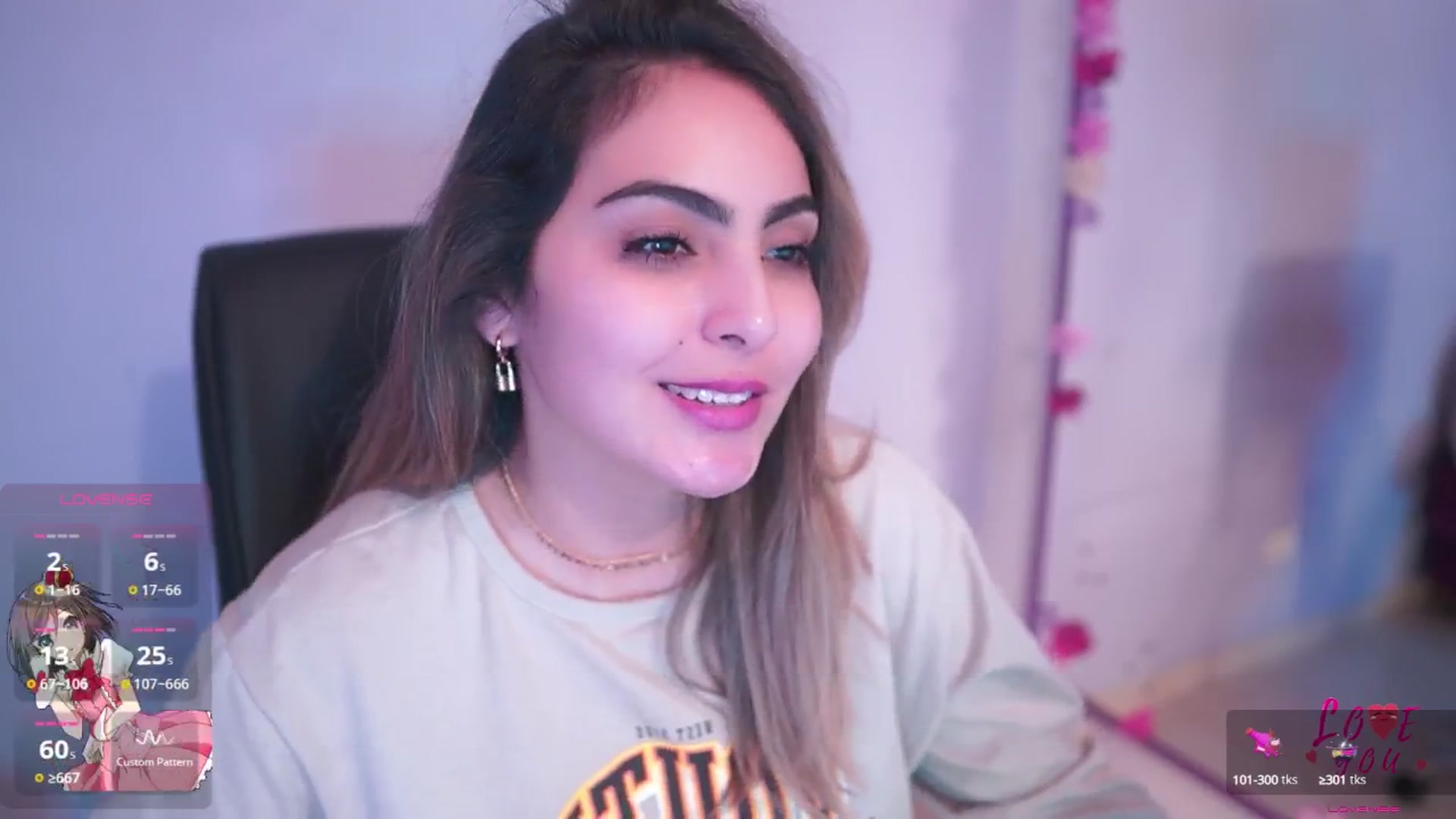 Gallery image thumbnail from CARMENVILLA1's myfreecams stream on, 05/11/2025, 07:22 image 9 of 20
