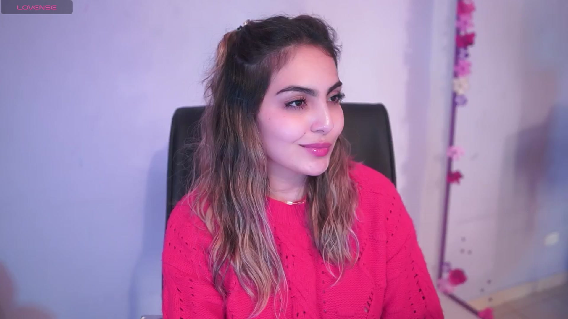 Gallery image thumbnail from CARMENVILLA1's myfreecams stream on, 05/21/2025, 06:07 image 4 of 20