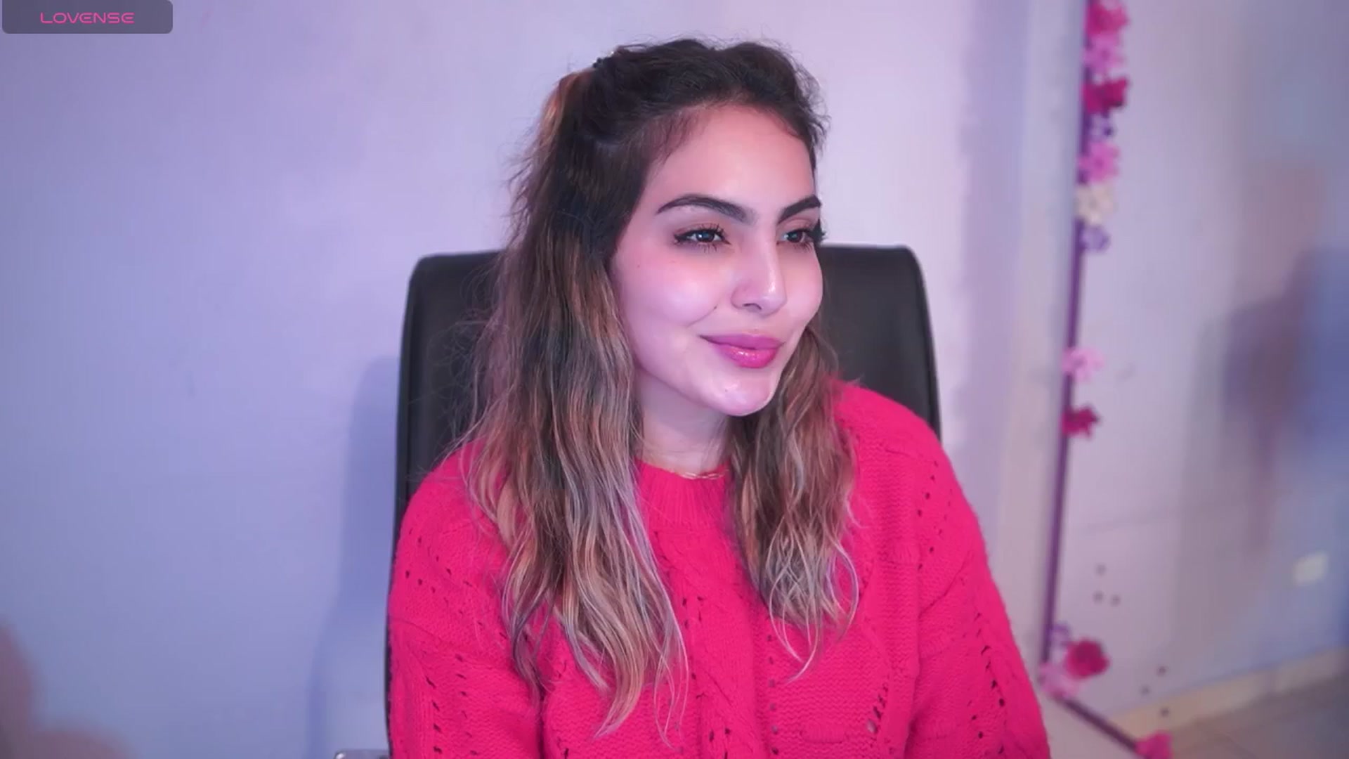 Gallery image thumbnail from CARMENVILLA1's myfreecams stream on, 05/21/2025, 06:07 image 3 of 20