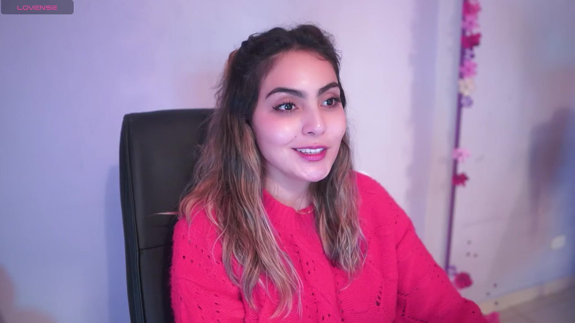 Gallery image thumbnail from CARMENVILLA1's myfreecams stream on, 05/21/2025, 06:36 image 4 of 20
