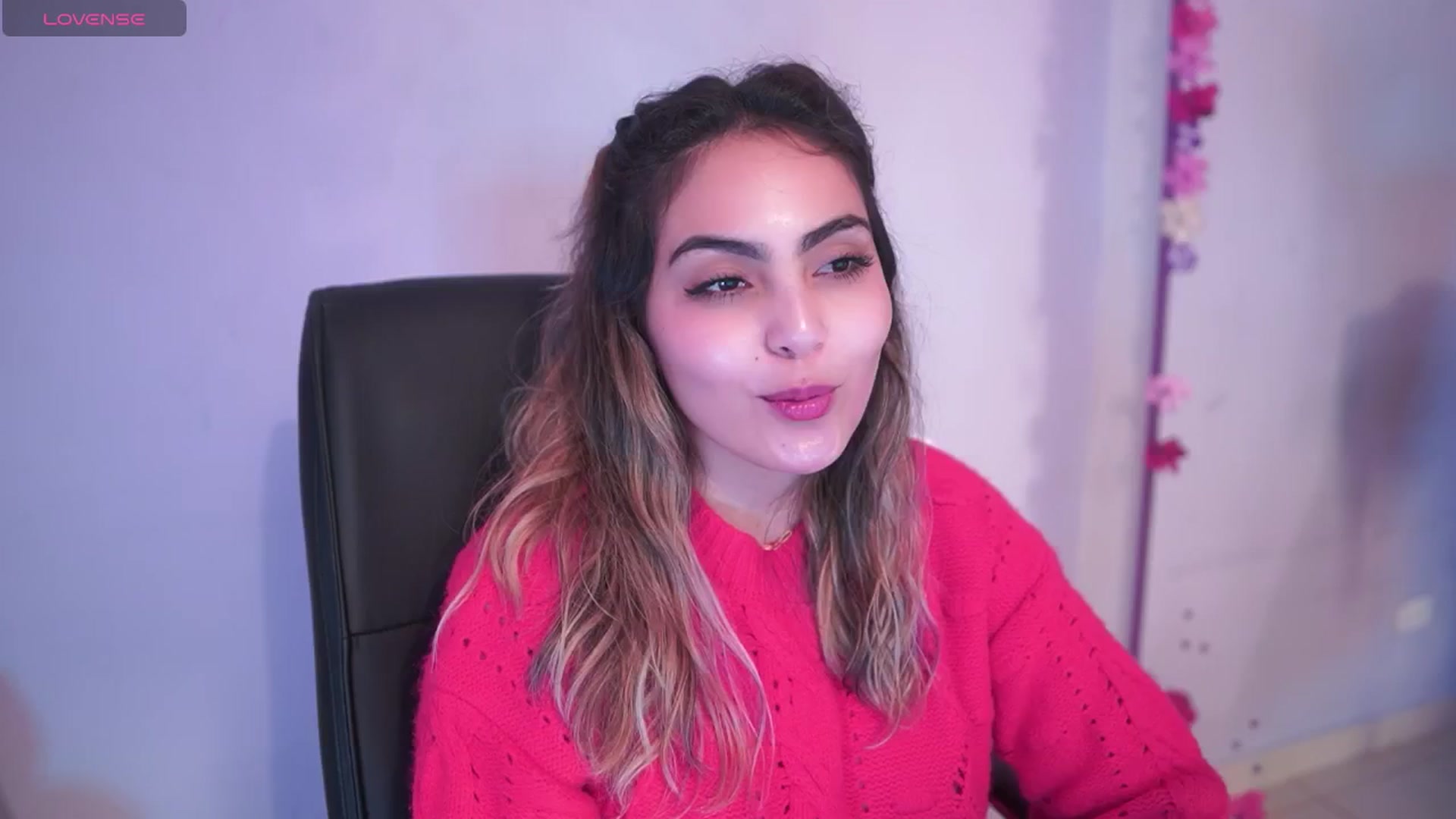 Gallery image thumbnail from CARMENVILLA1's myfreecams stream on, 05/21/2025, 06:36 image 5 of 20