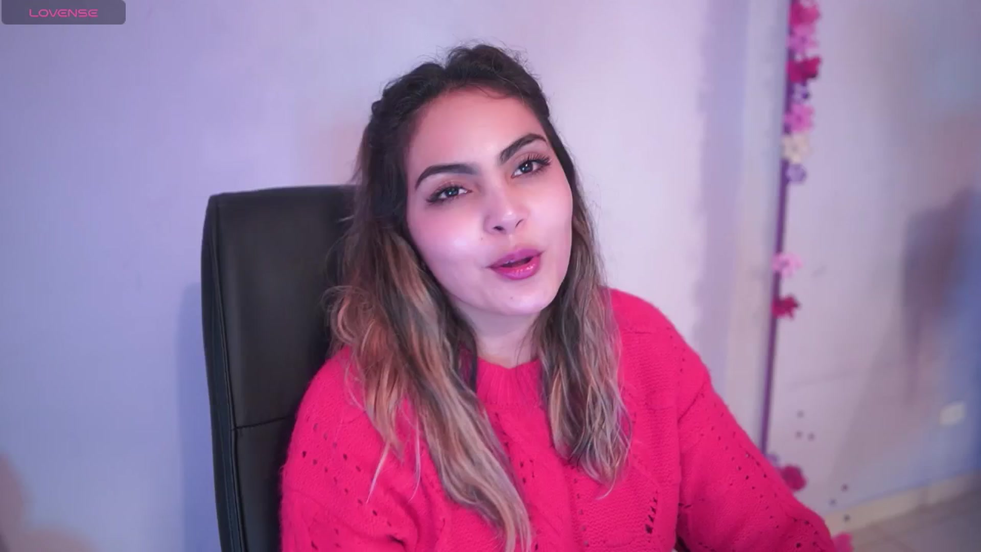Gallery image thumbnail from CARMENVILLA1's myfreecams stream on, 05/21/2025, 06:36 image 7 of 20