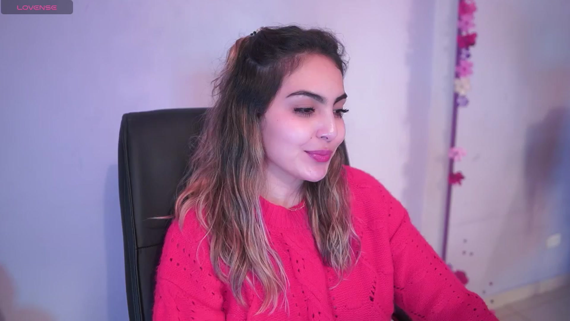 Gallery image thumbnail from CARMENVILLA1's myfreecams stream on, 05/21/2025, 06:36 image 3 of 20