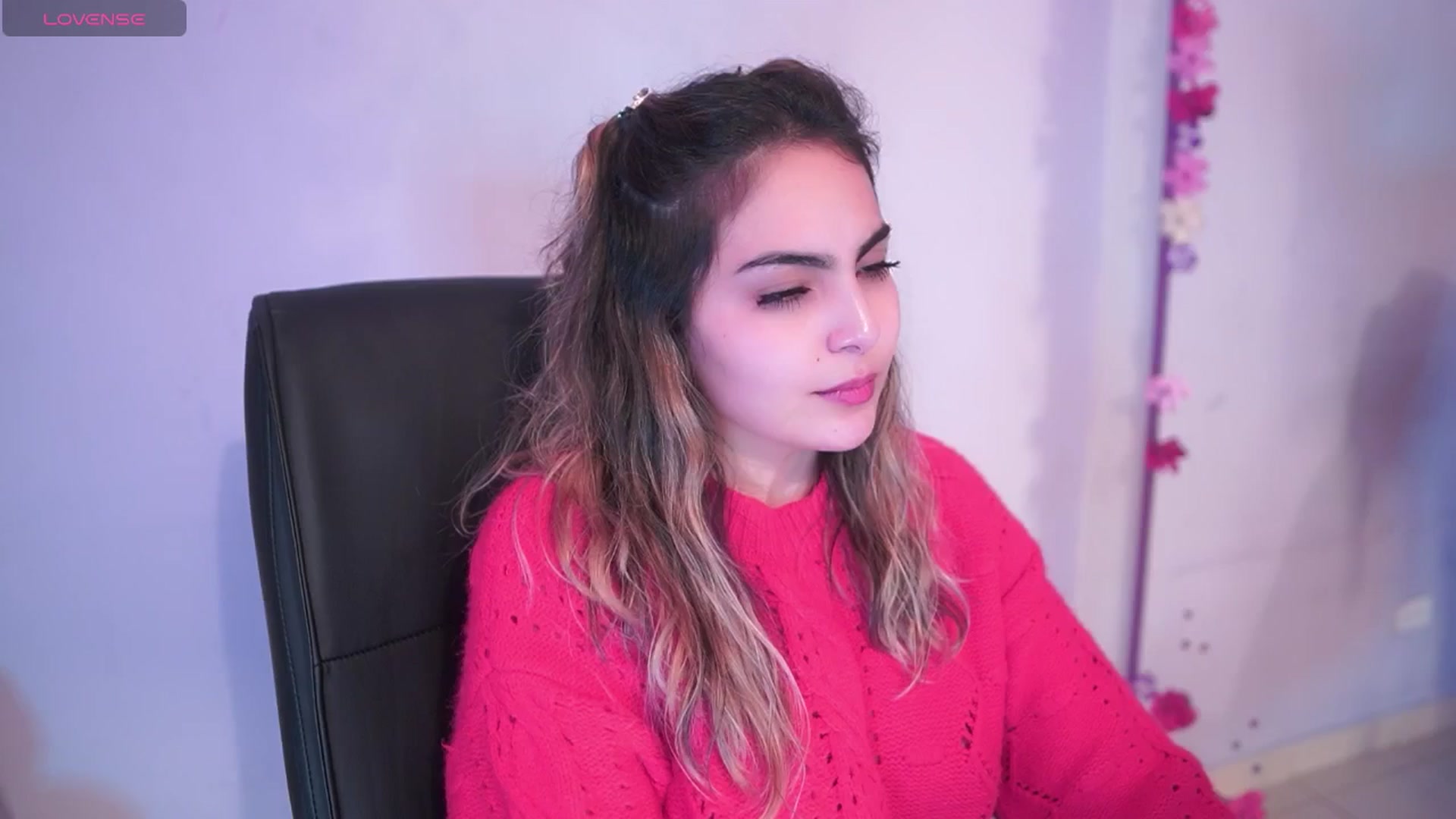 Gallery image thumbnail from CARMENVILLA1's myfreecams stream on, 05/21/2025, 06:36 image 19 of 20
