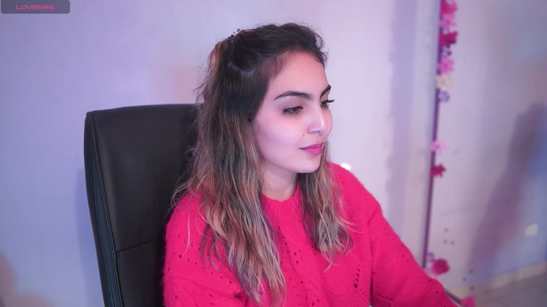 Gallery image thumbnail from CARMENVILLA1's myfreecams stream on, 05/21/2025, 06:36 image 18 of 20