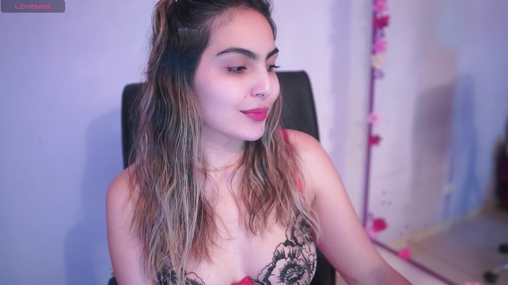 Gallery image thumbnail from CARMENVILLA1's myfreecams stream on, 05/26/2025, 07:17 image 1 of 20