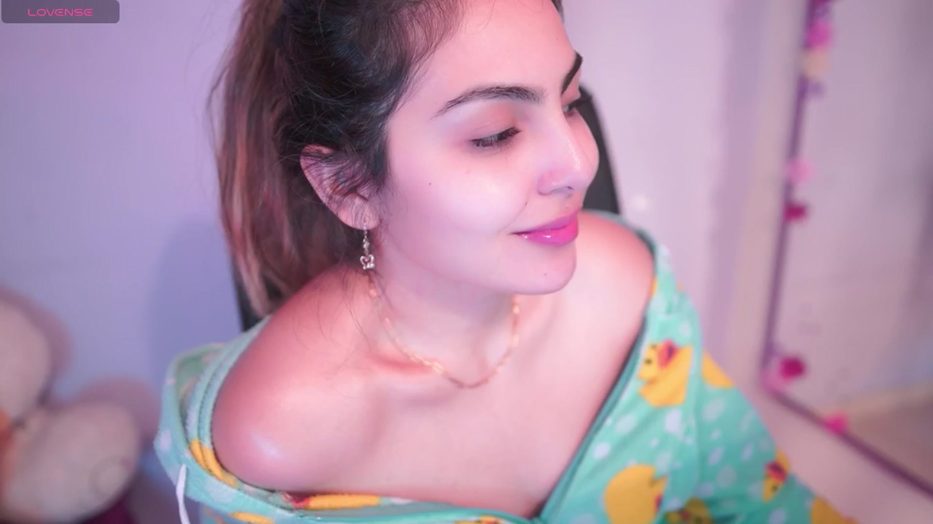 Gallery image thumbnail from CARMENVILLA1's myfreecams stream on, 06/05/2025, 05:48 image 1 of 20