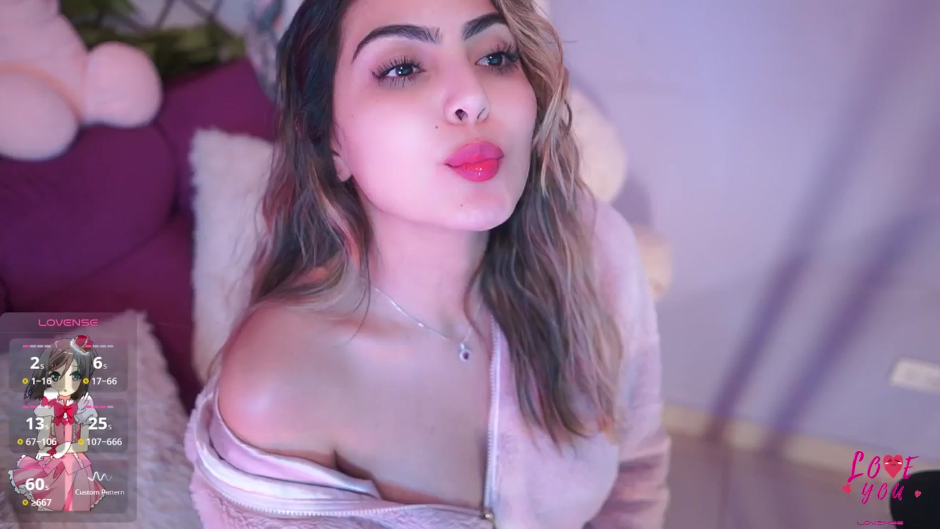 Gallery image thumbnail from CARMENVILLA1's myfreecams stream on, 06/06/2025, 05:29 image 1 of 20
