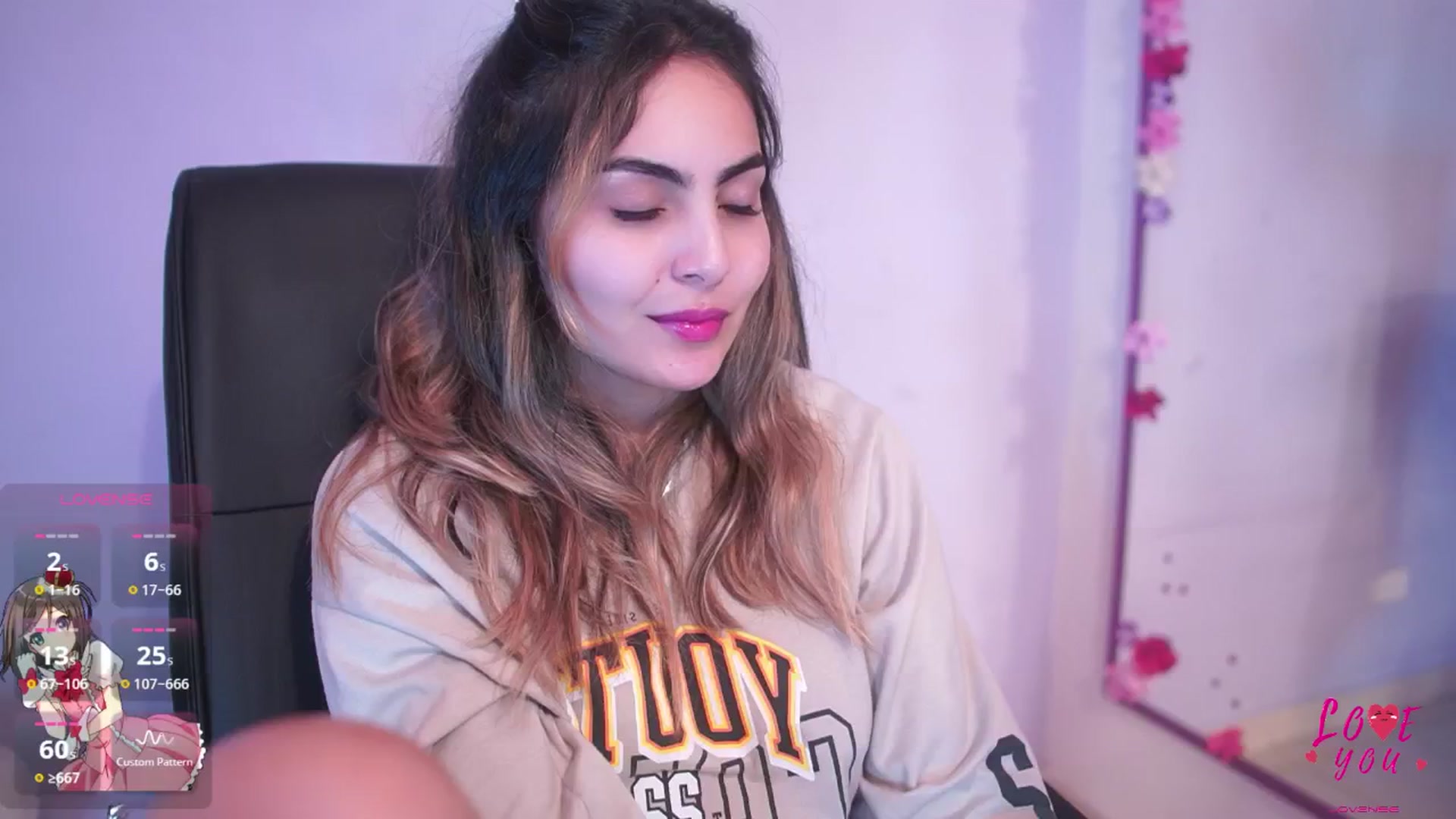 Gallery image thumbnail from CARMENVILLA1's myfreecams stream on, 06/07/2025, 08:14 image 19 of 20