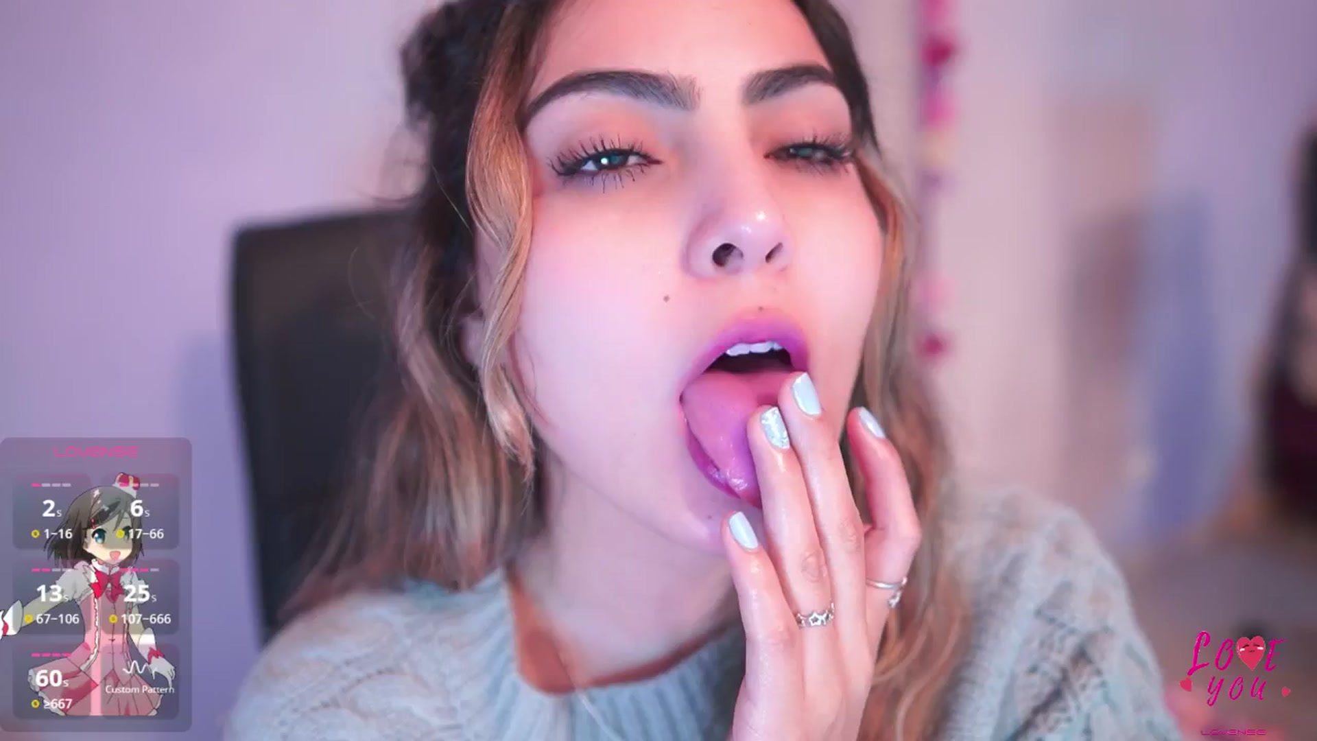 Gallery image thumbnail from CARMENVILLA1's myfreecams stream on, 06/15/2025, 07:32 image 1 of 20