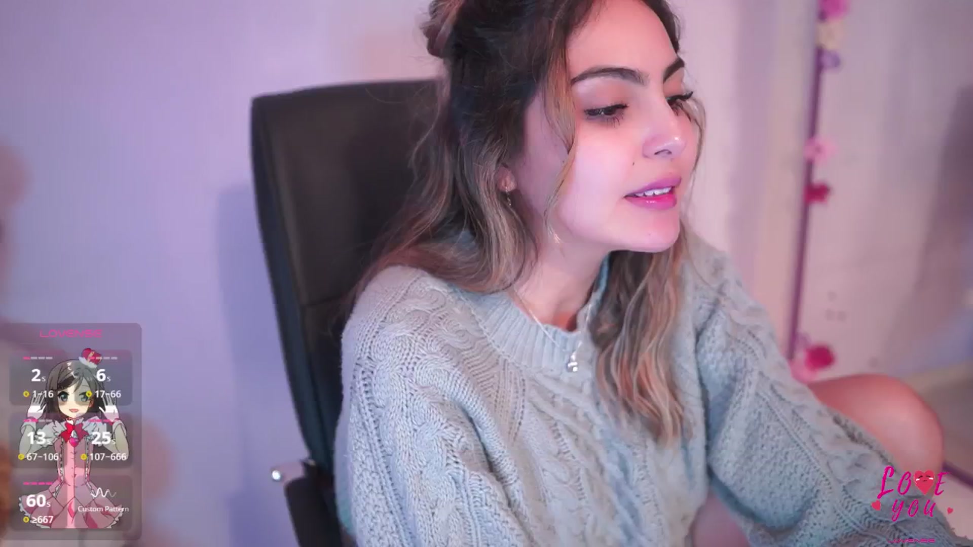 Gallery image thumbnail from CARMENVILLA1's myfreecams stream on, 06/15/2025, 07:32 image 17 of 20