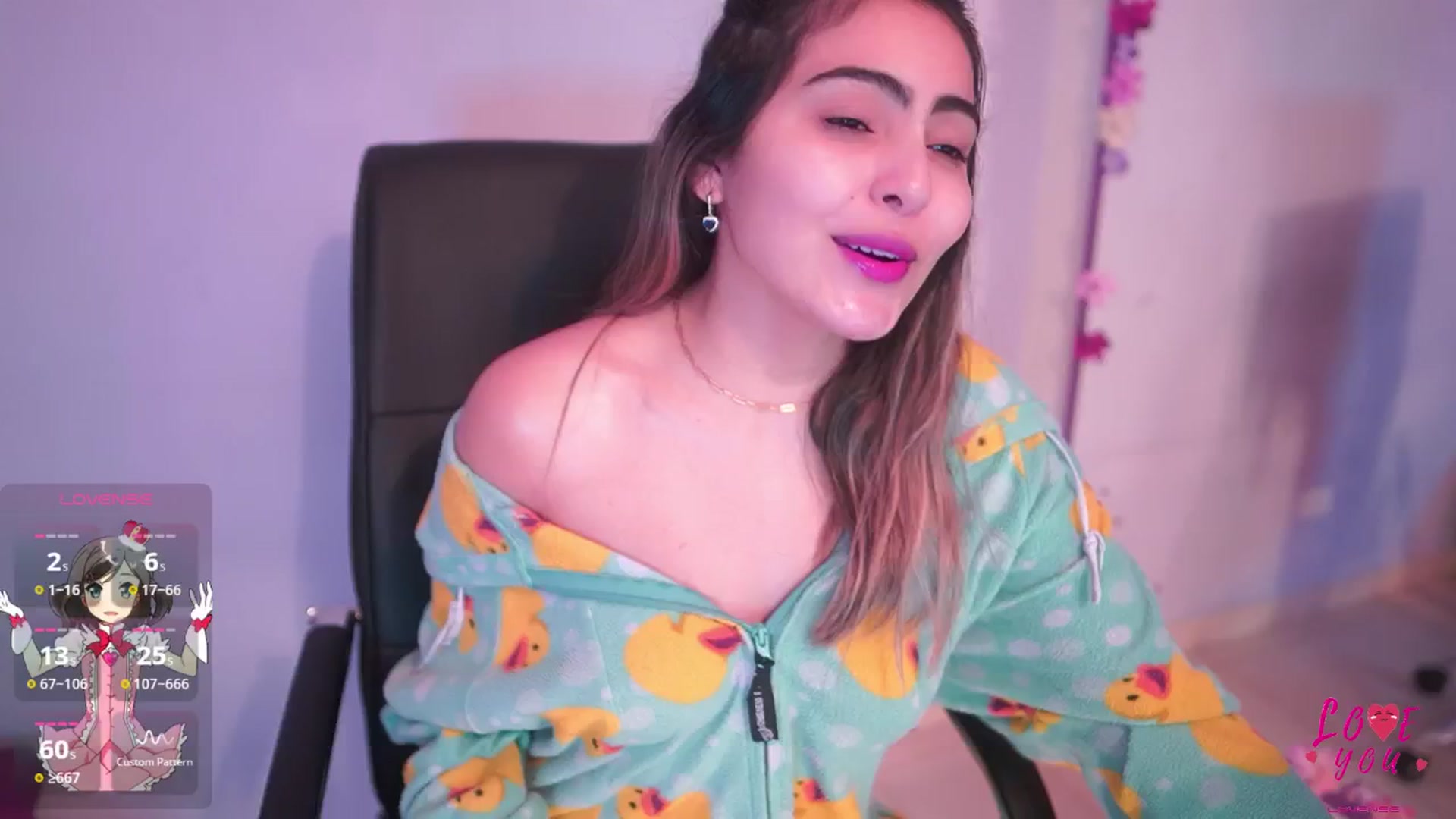 Gallery image thumbnail from CARMENVILLA1's myfreecams stream on, 07/01/2025, 05:31 image 10 of 20