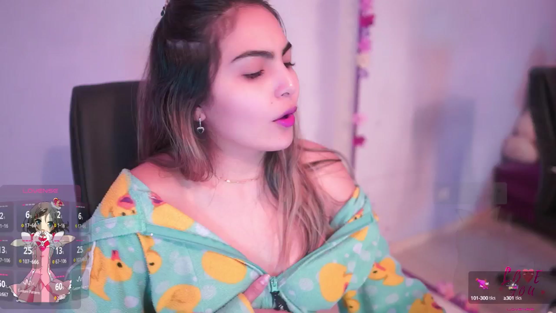 Gallery image thumbnail from CARMENVILLA1's myfreecams stream on, 07/01/2025, 05:31 image 20 of 20
