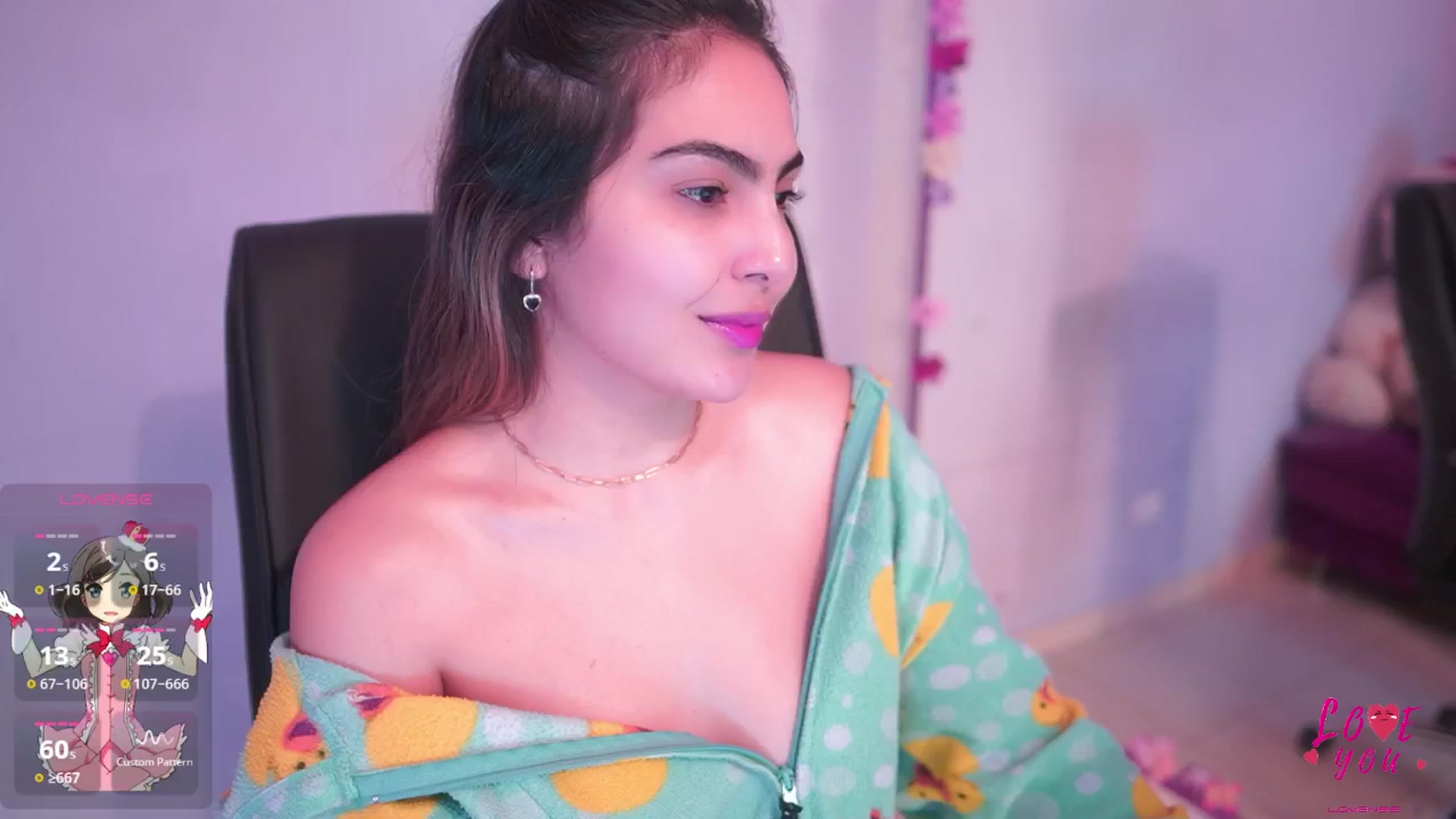 Gallery image thumbnail from CARMENVILLA1's myfreecams stream on, 07/01/2025, 05:56 image 9 of 20